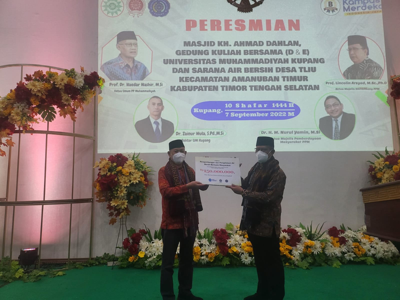 Uhamka Beri Bantuan Awal Pengelolaan Air Bersih Bagi Desa Di NTT