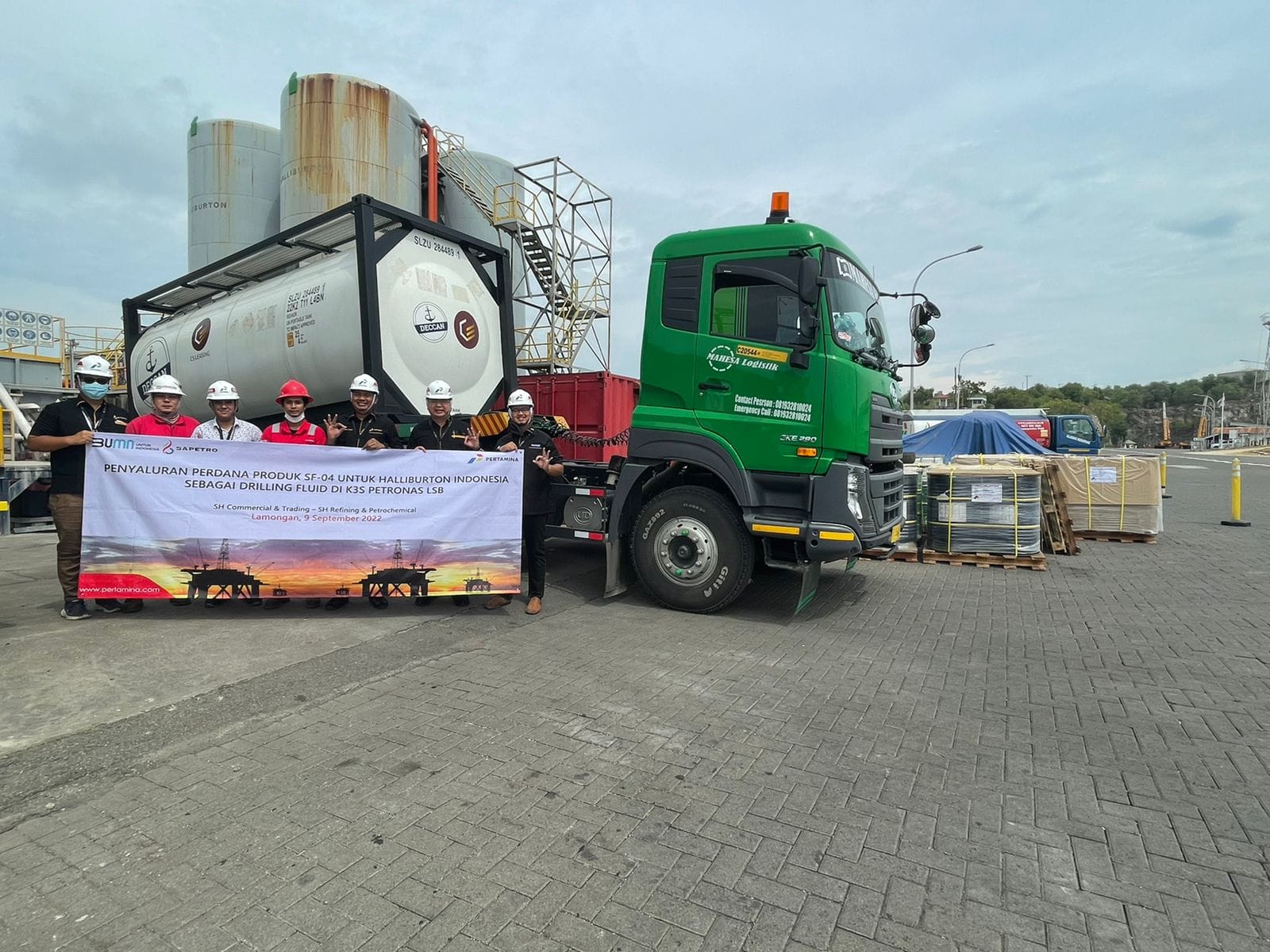 Supply perdana produk Smooth Fluid (SF) 04 kepada PT Halliburton Indonesia untuk kebutuhan pengeboran lepas pantai PT. Petronas Carigali.
