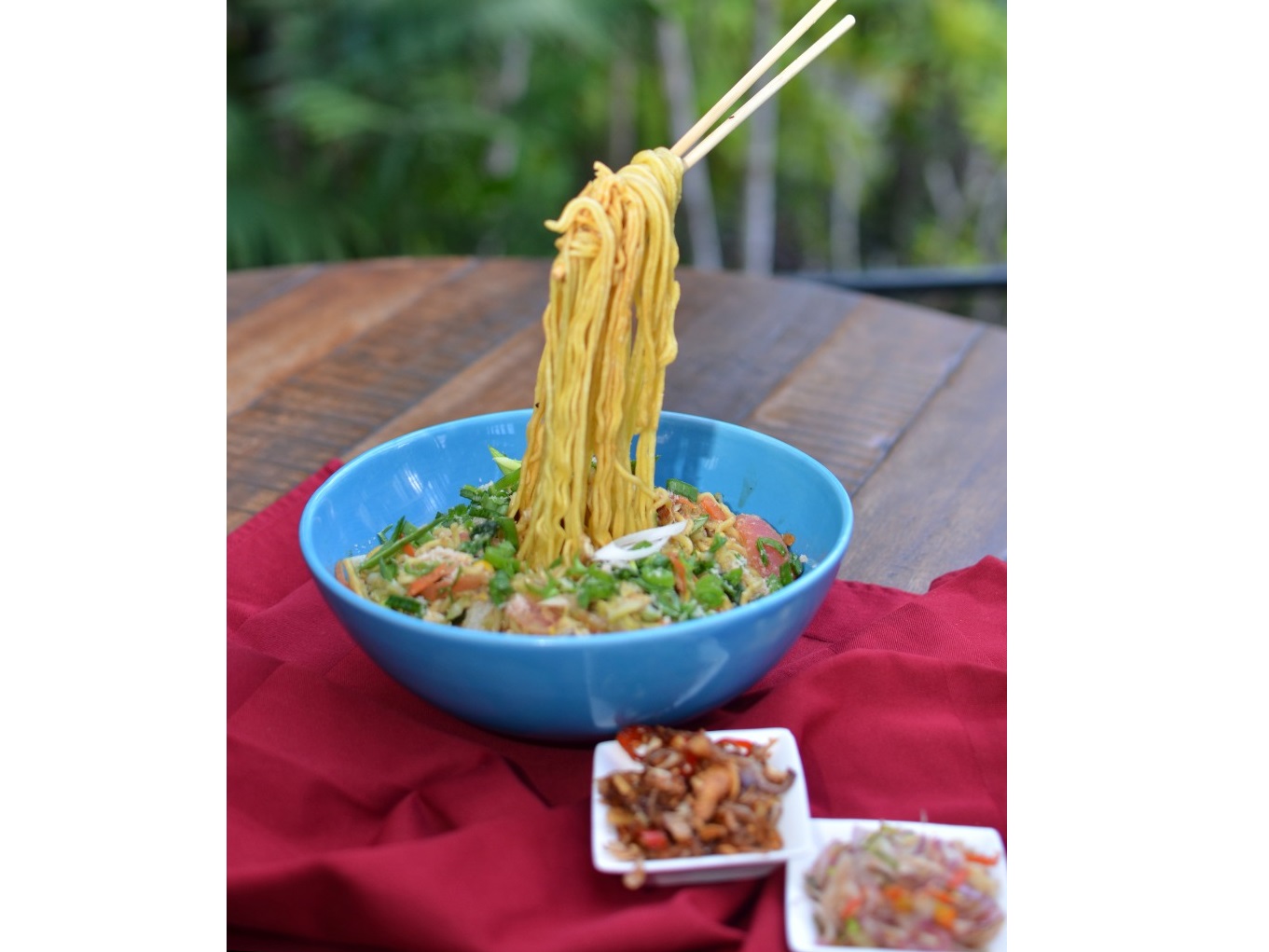 Mi nyemek sambal matah di The 101 Bali Fontana Seminyak.