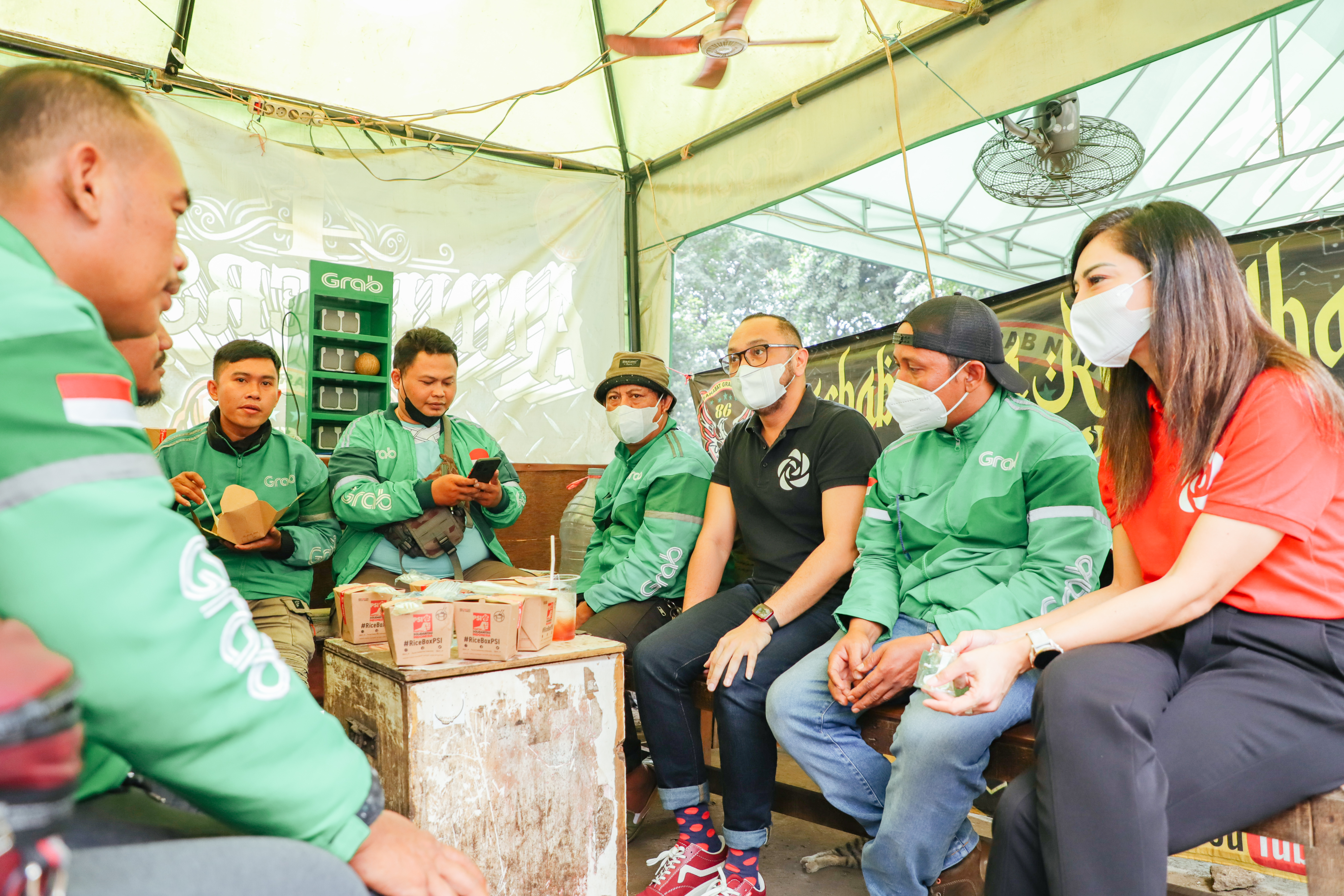 Sekjen DPP PSI, Dea Tunggaesti bertemu komunitas pengemudi transportasi online