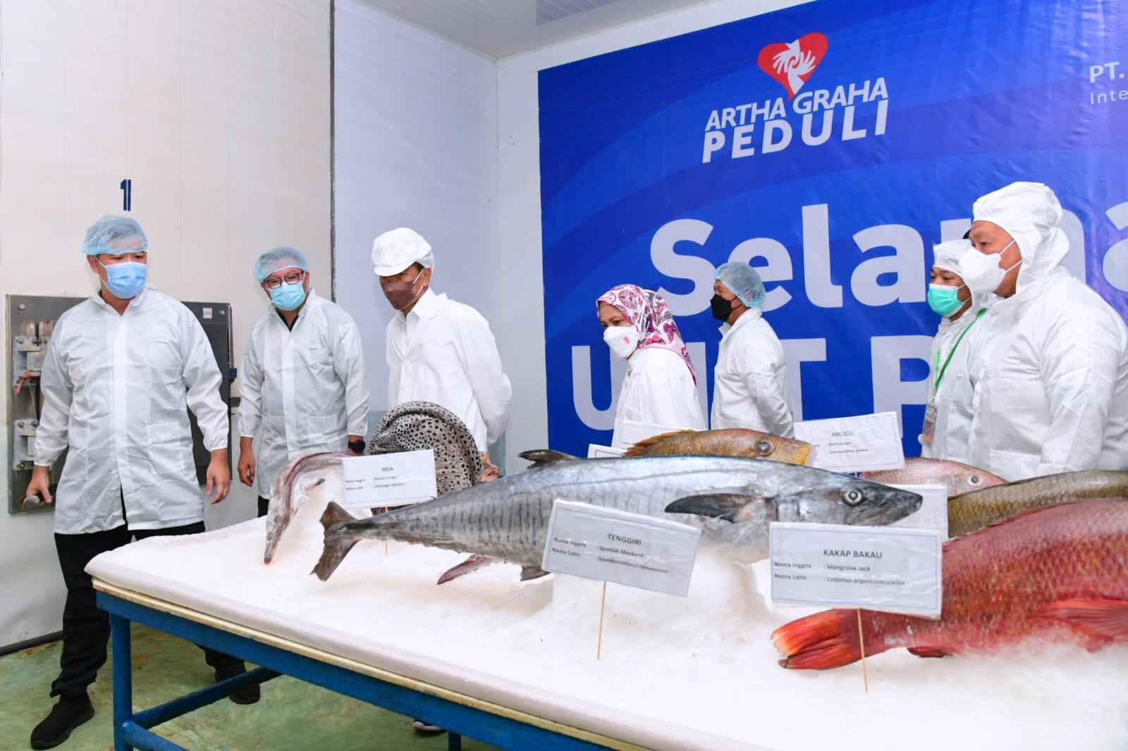 Presiden Joko Widodo mengunjungi fasilitas PT SIS di Tual, Maluku