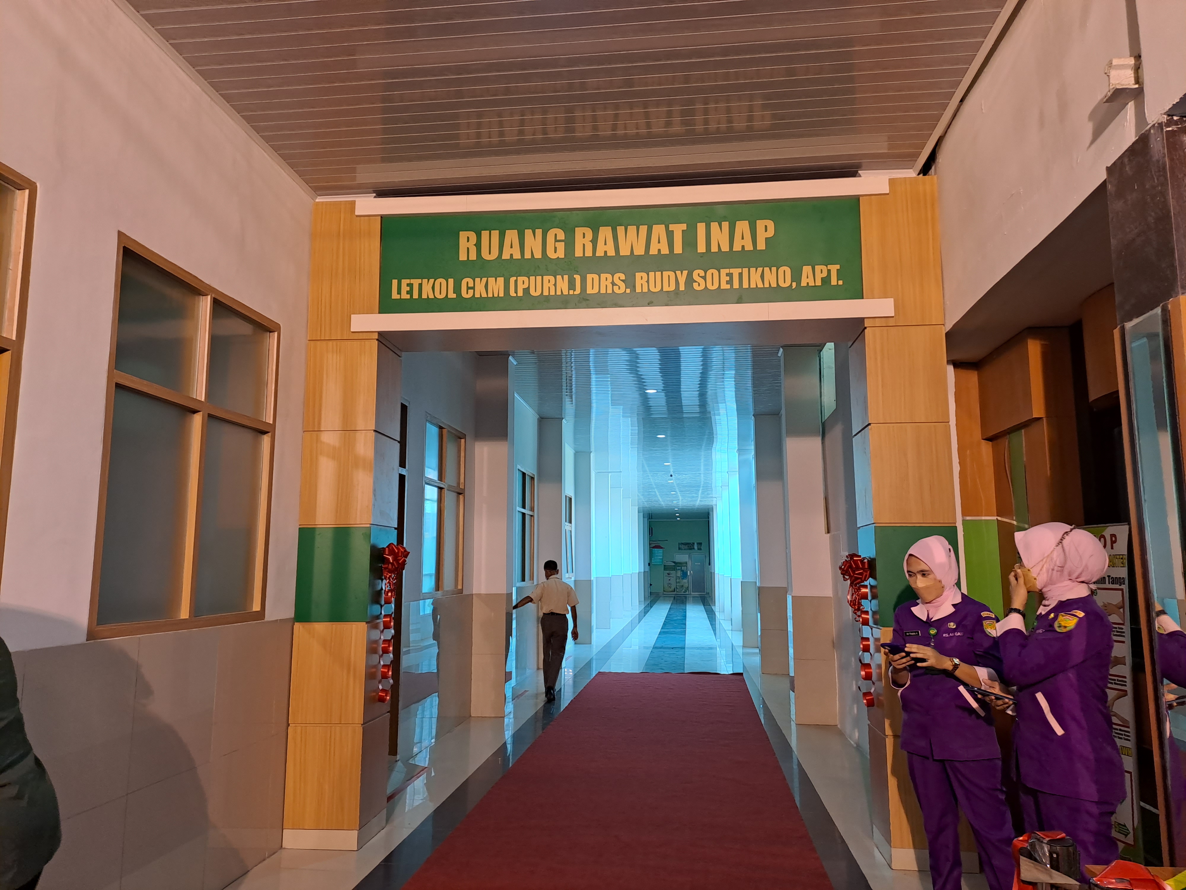 Renovasi ruang rawat inap ini yang dilakukan Dexa Group di RS AK Gani sebagai bentuk dedikasi Dexa Group untuk pelayanan kesehatan masyaraka