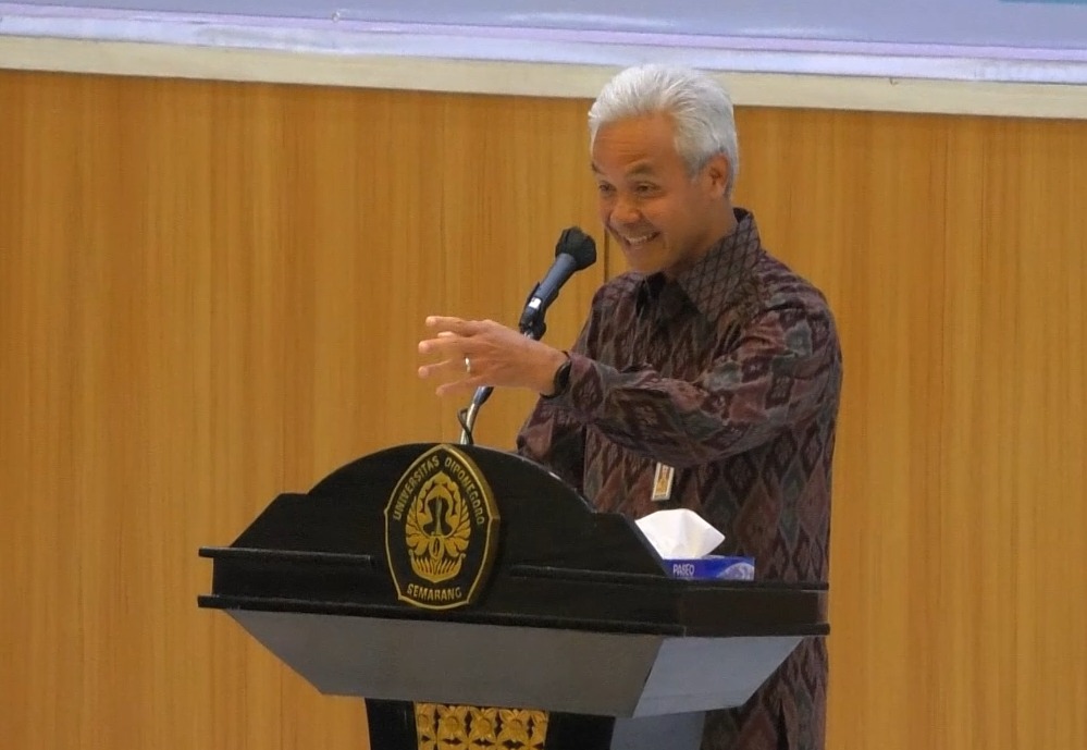 Ganjar Minta Pengelola Tol Siapkan Drone dan Alat Pemadam Saat Patroli