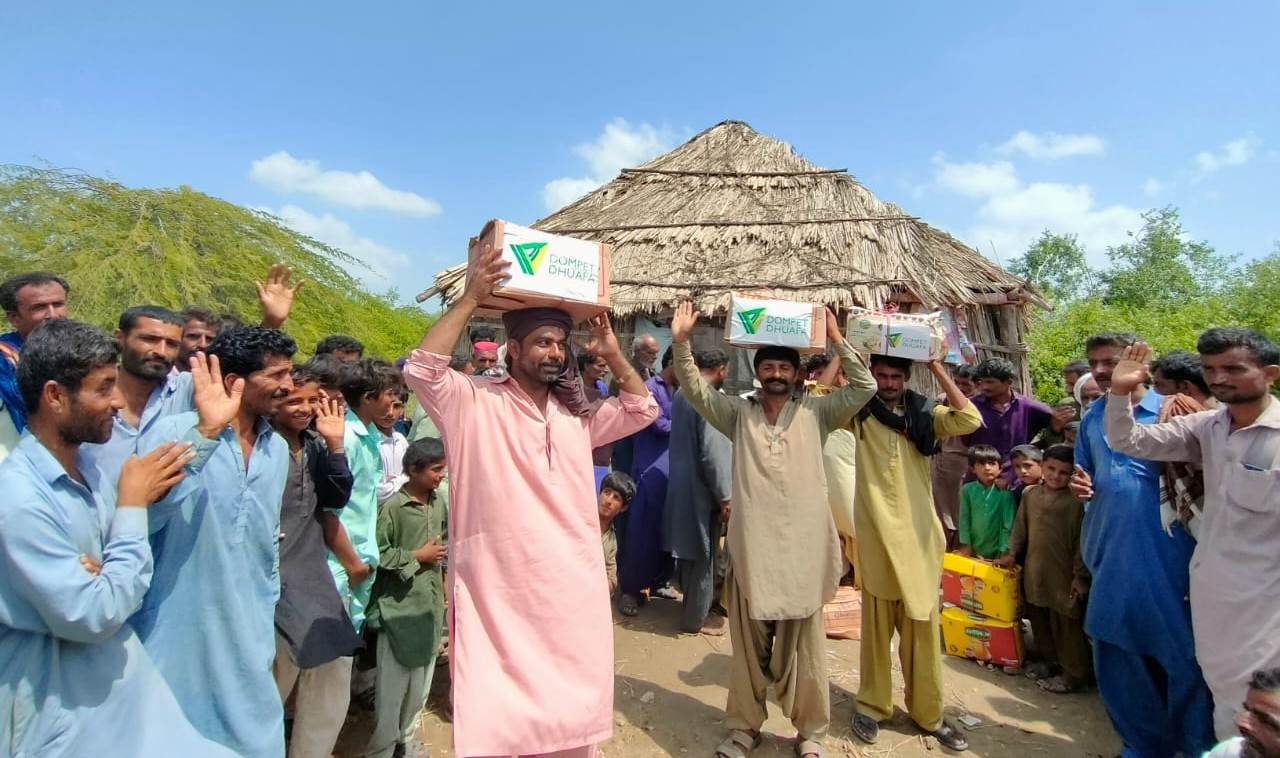 Bantuan bagi penyintas banjir di Pakistan.
