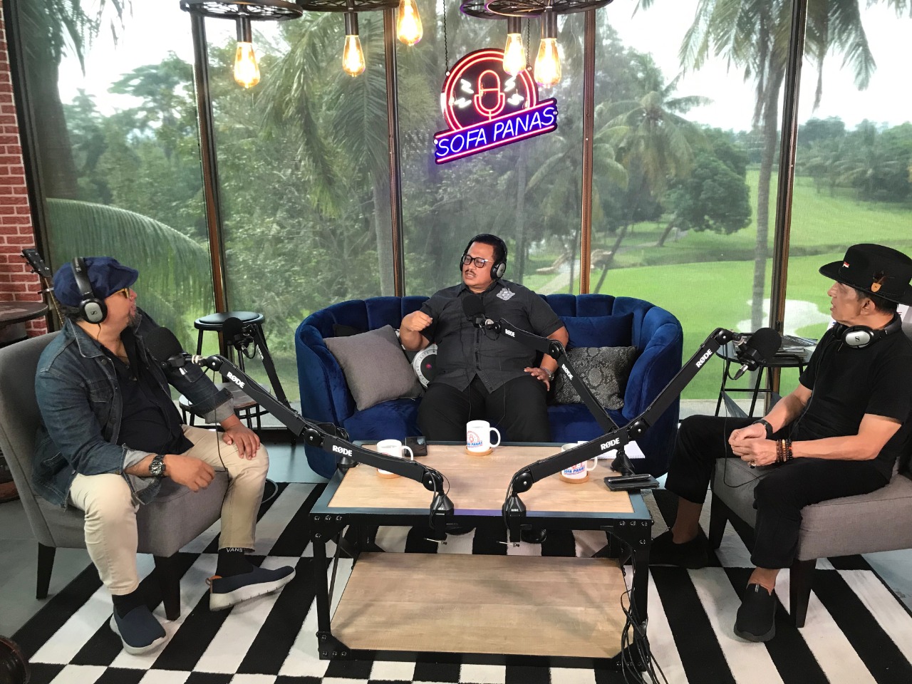 Direktur Utama PT Krakatau Tirta Industri Alugoro Mulyo Wahyudi di podcast Sofa Panas