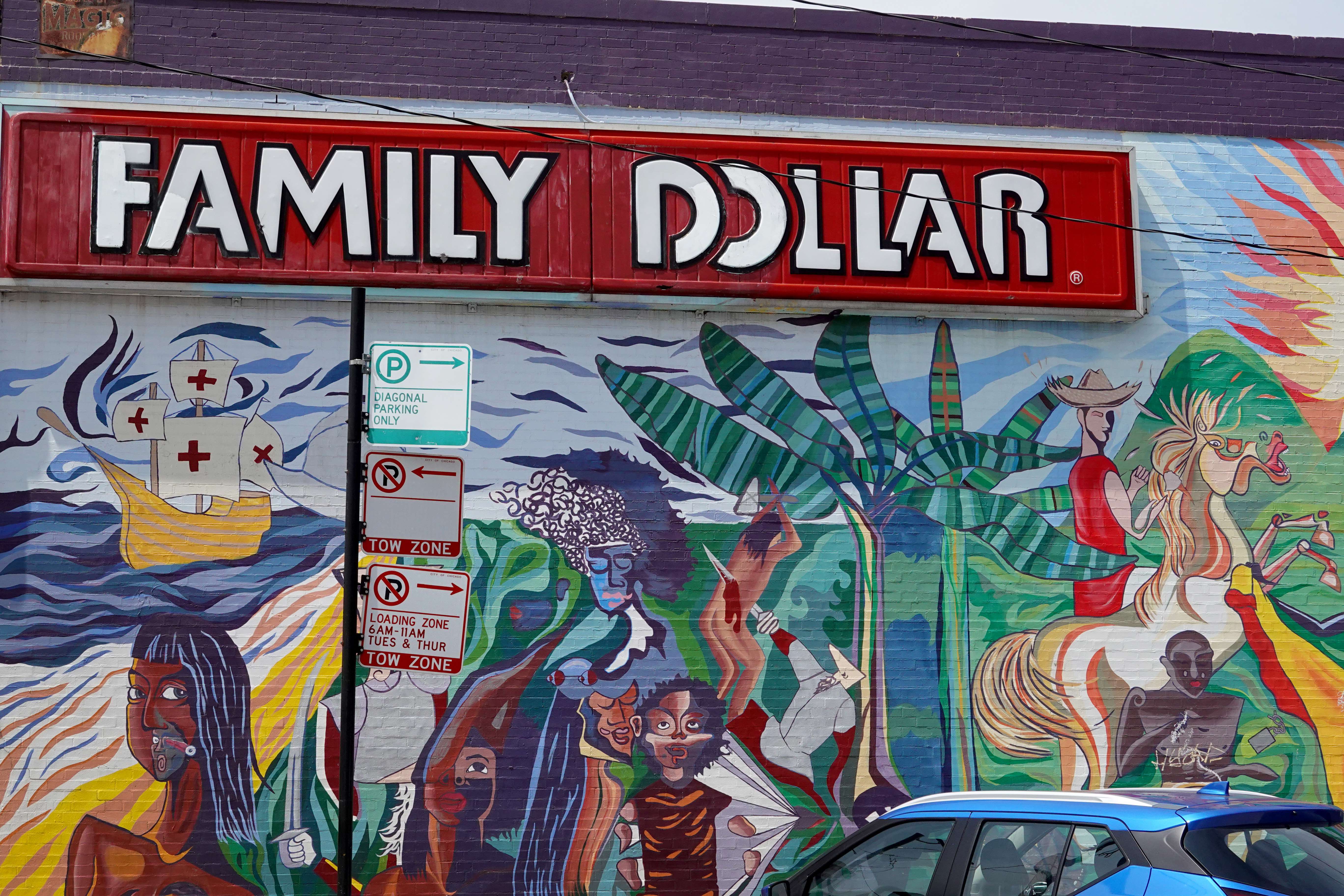 Ilustrasi: Warga kanada memburu toko diskon menyiasati tingginya biaya belanja kebutuhan pokok akibat inflasi.