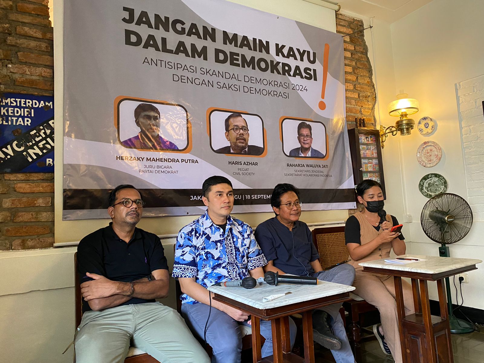 Diskusi “Jangan Main Kayu Dalam Demokrasi: Antisipasi Skandal Demokrasi 2024 dengan Saksi Demokrasi”. 