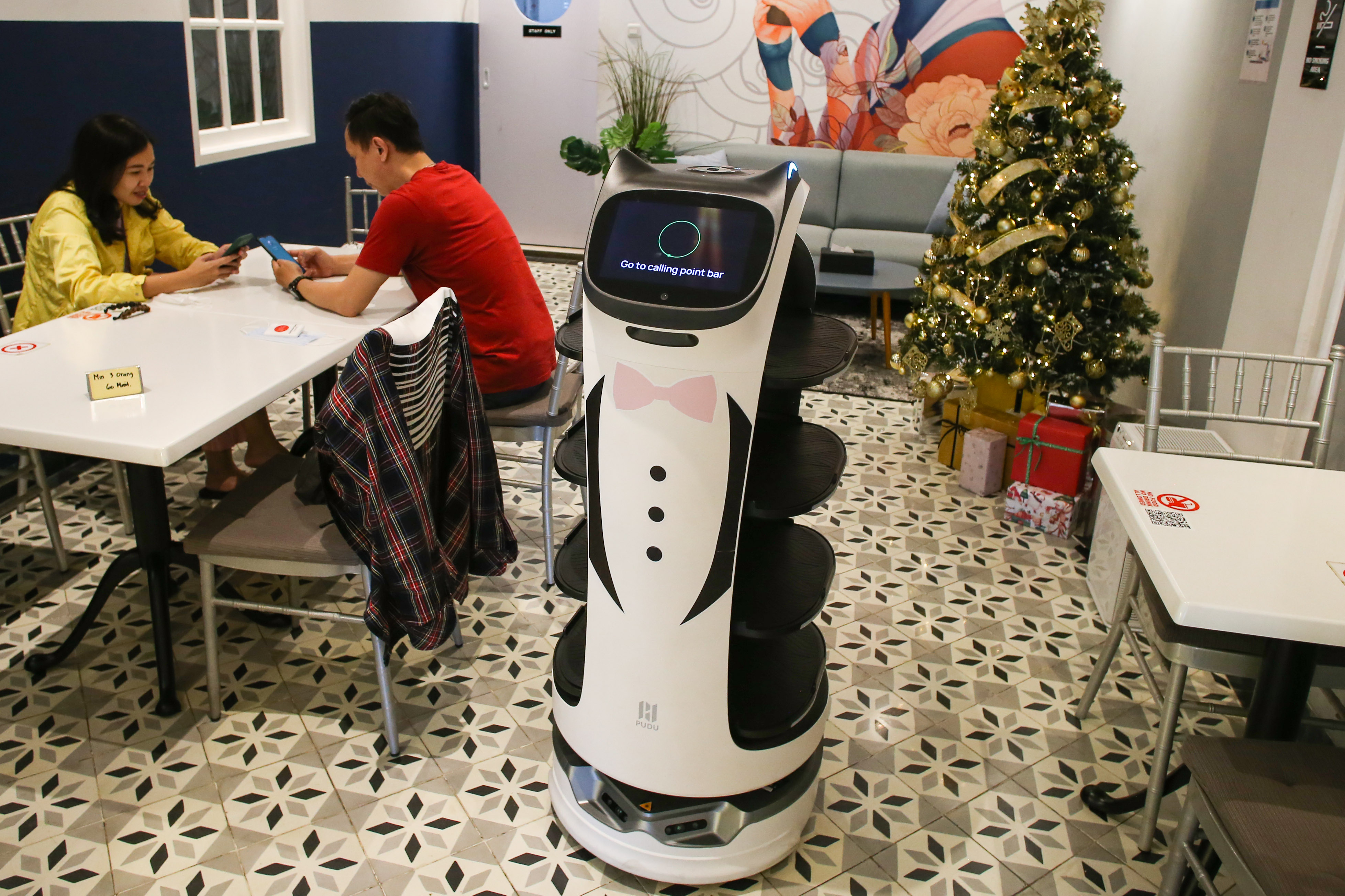 BAHASA DAERAH: Suasana sebuah kedai kopi di DKI Jakarta. Badan Bahasa memanfaatkan layanan kedai dengan penggunaan bahasa daerah.