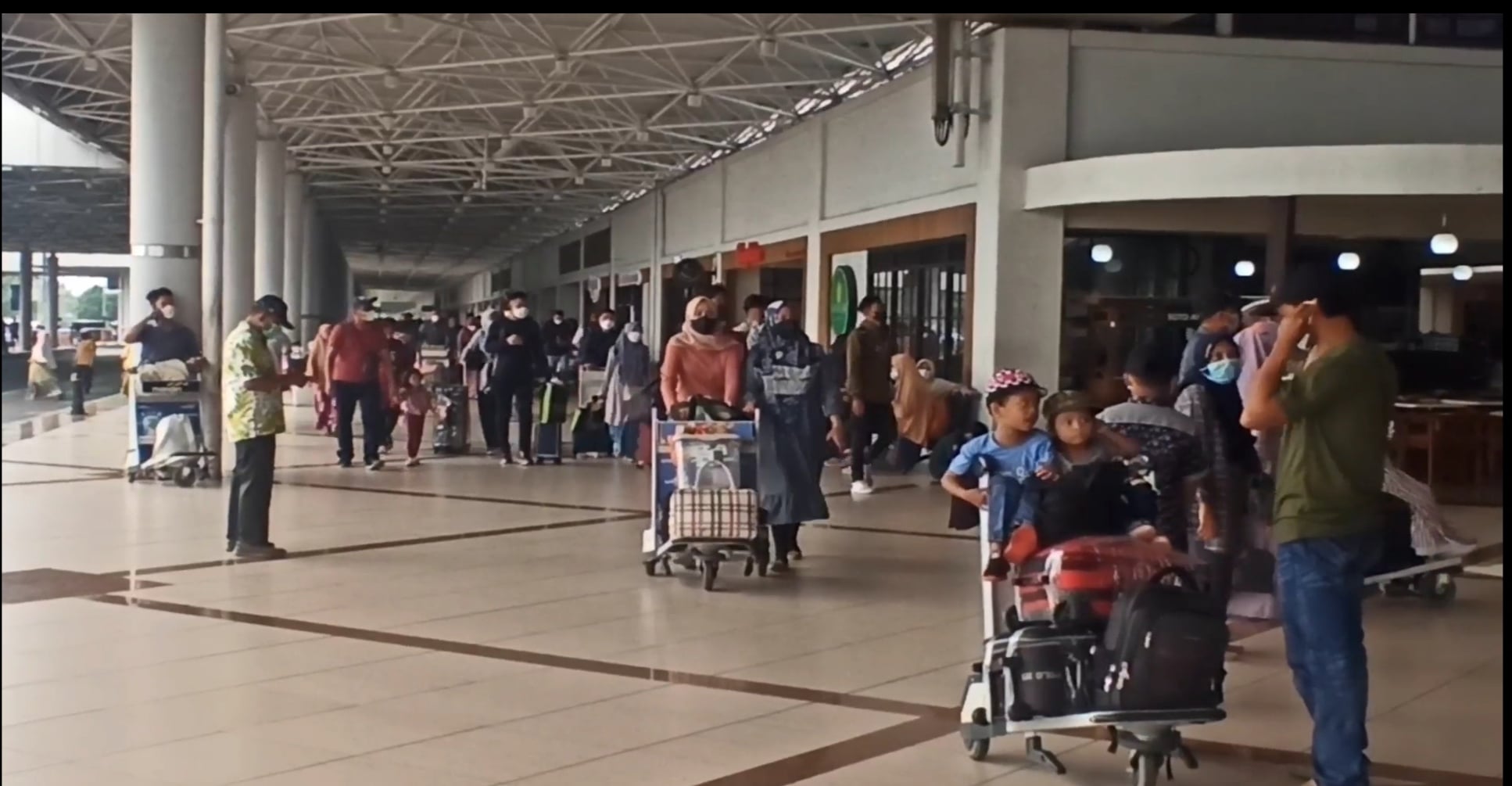 Bandara Juanda, Sidoarjo, Jawa Timur.