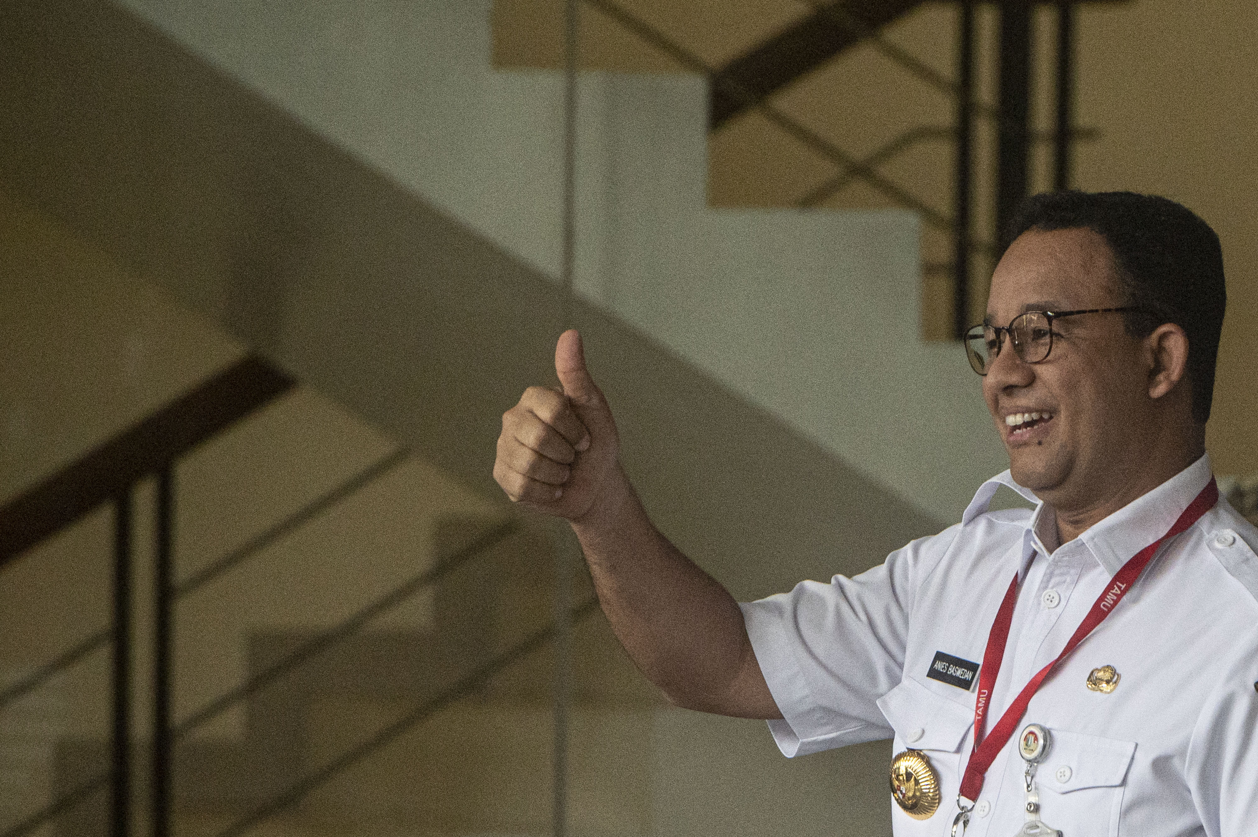 Gubernur DKI Jakarta Anies Baswedan tiba di gedung KPK untuk menjalani pemeriksaan.