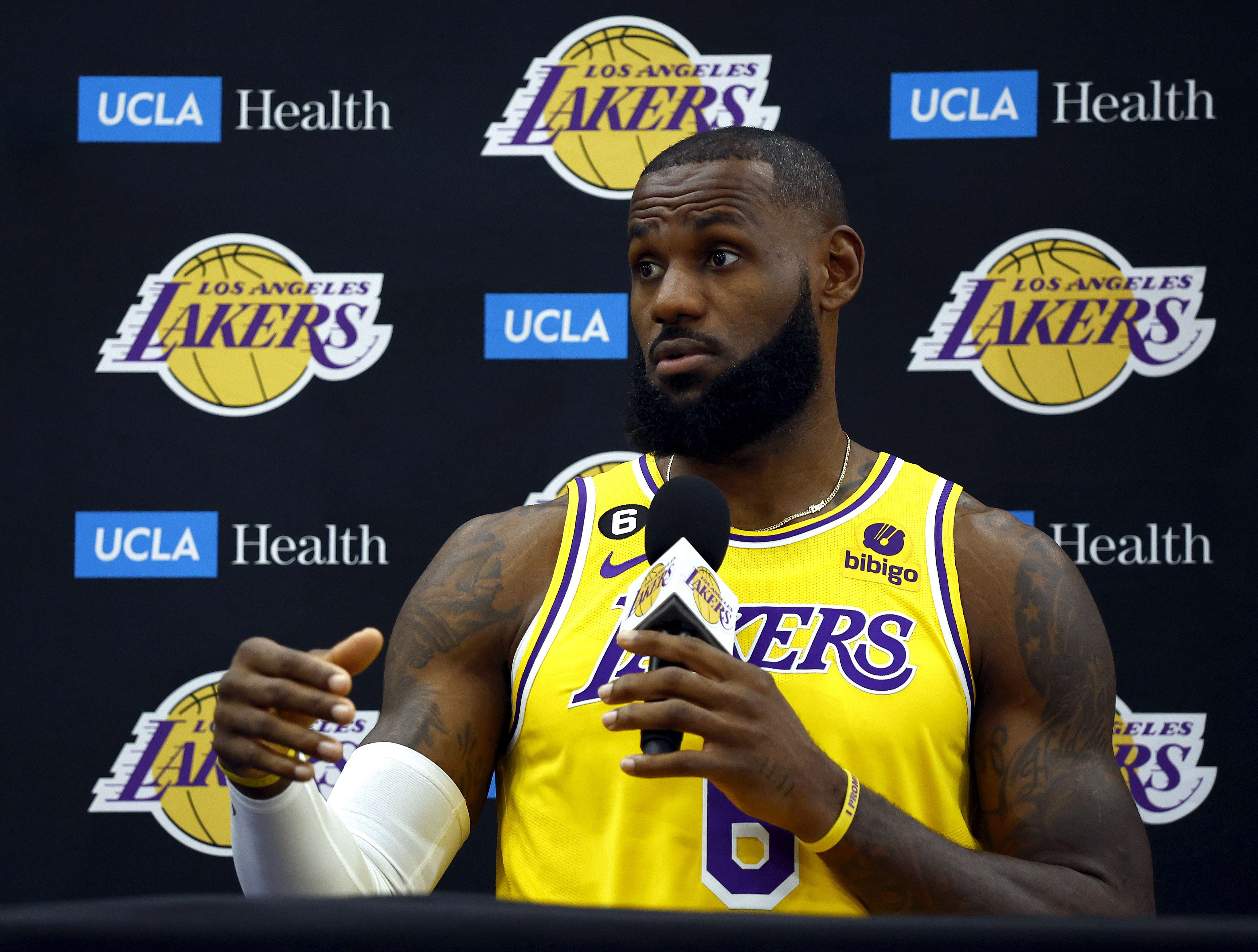 Bintang Los Angeles Lakers LeBron James