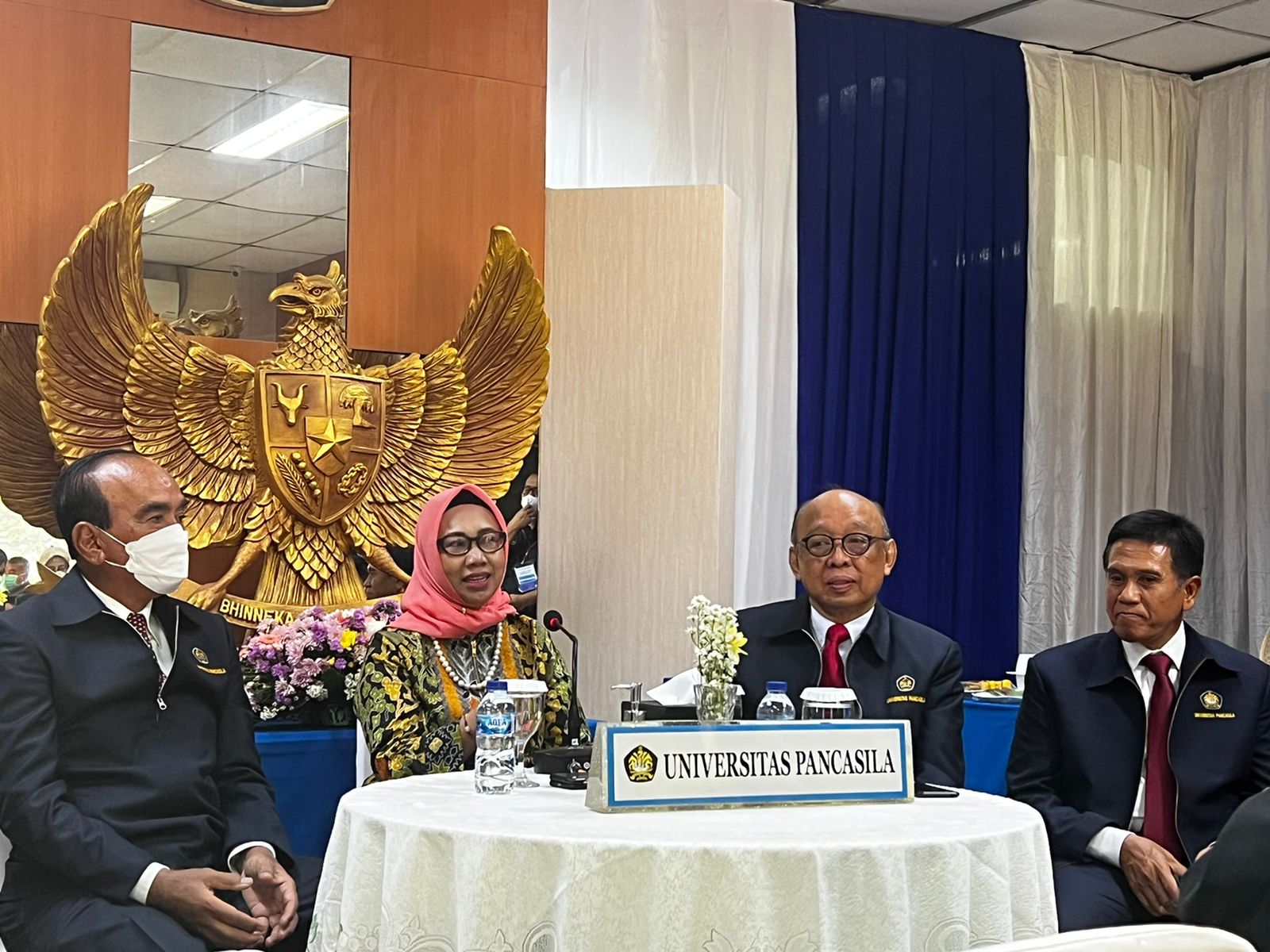 Universitas Pancasila (UP) melaksanakan kegiatan Pengenalan Kehidupan Kampus bagi Mahasiswa Baru (PKKMB) secara hybrid.