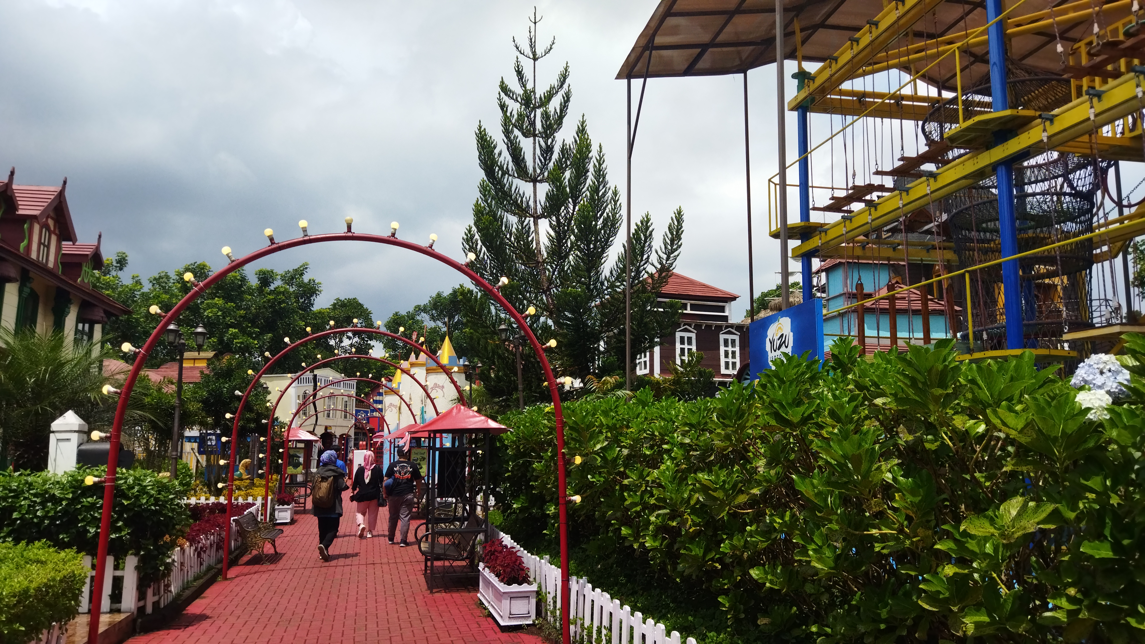 Kota Mini Lembang memanjakan anak-anak