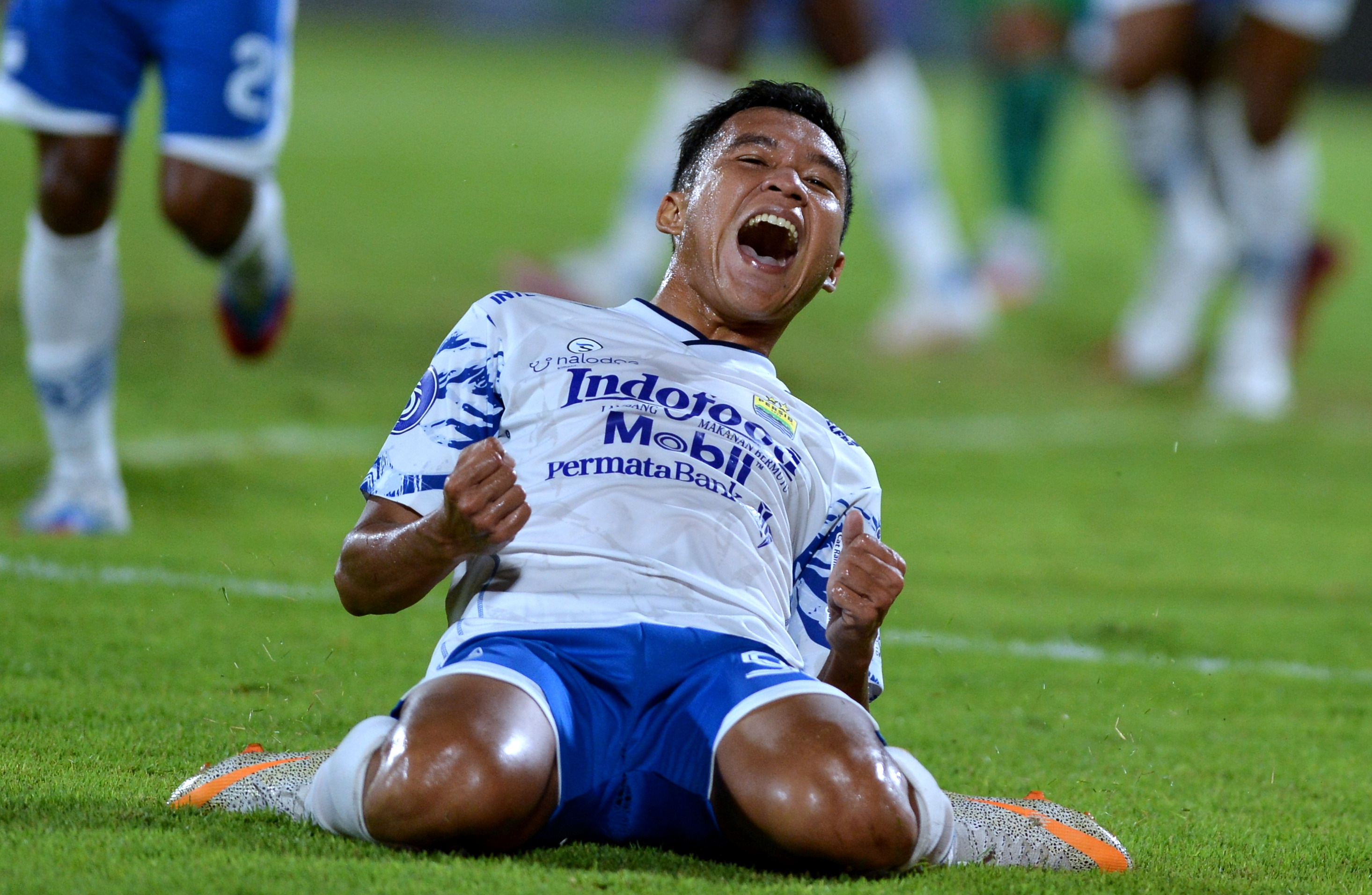 Patah Tulang Selangka, Erwin Ramdani Terancam Absen Hingga Akhir Putaran Pertama Liga 1