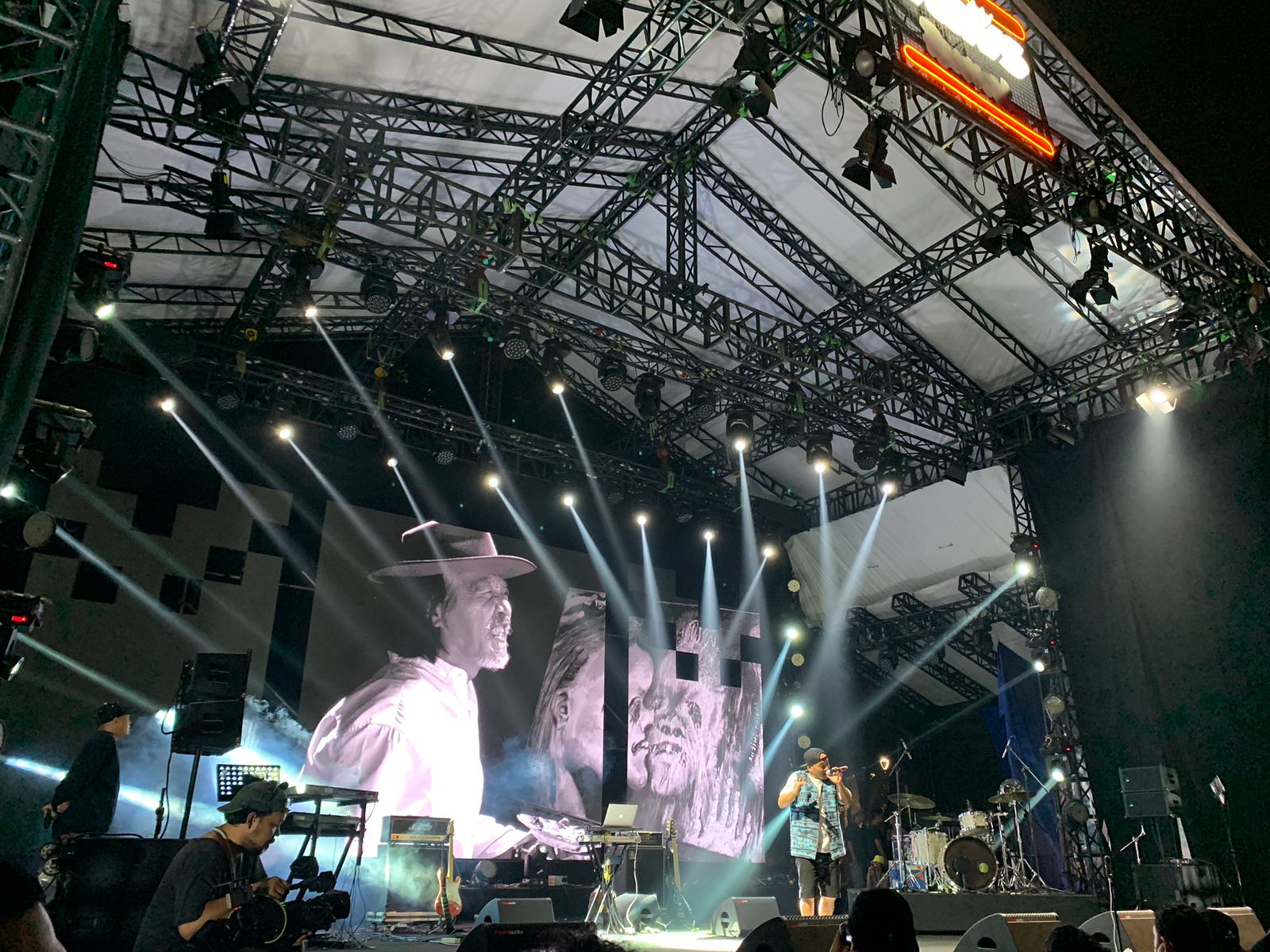 Iwa K Bawakan Single Baru, Mampir Ngombe di Flavs Festival 2022