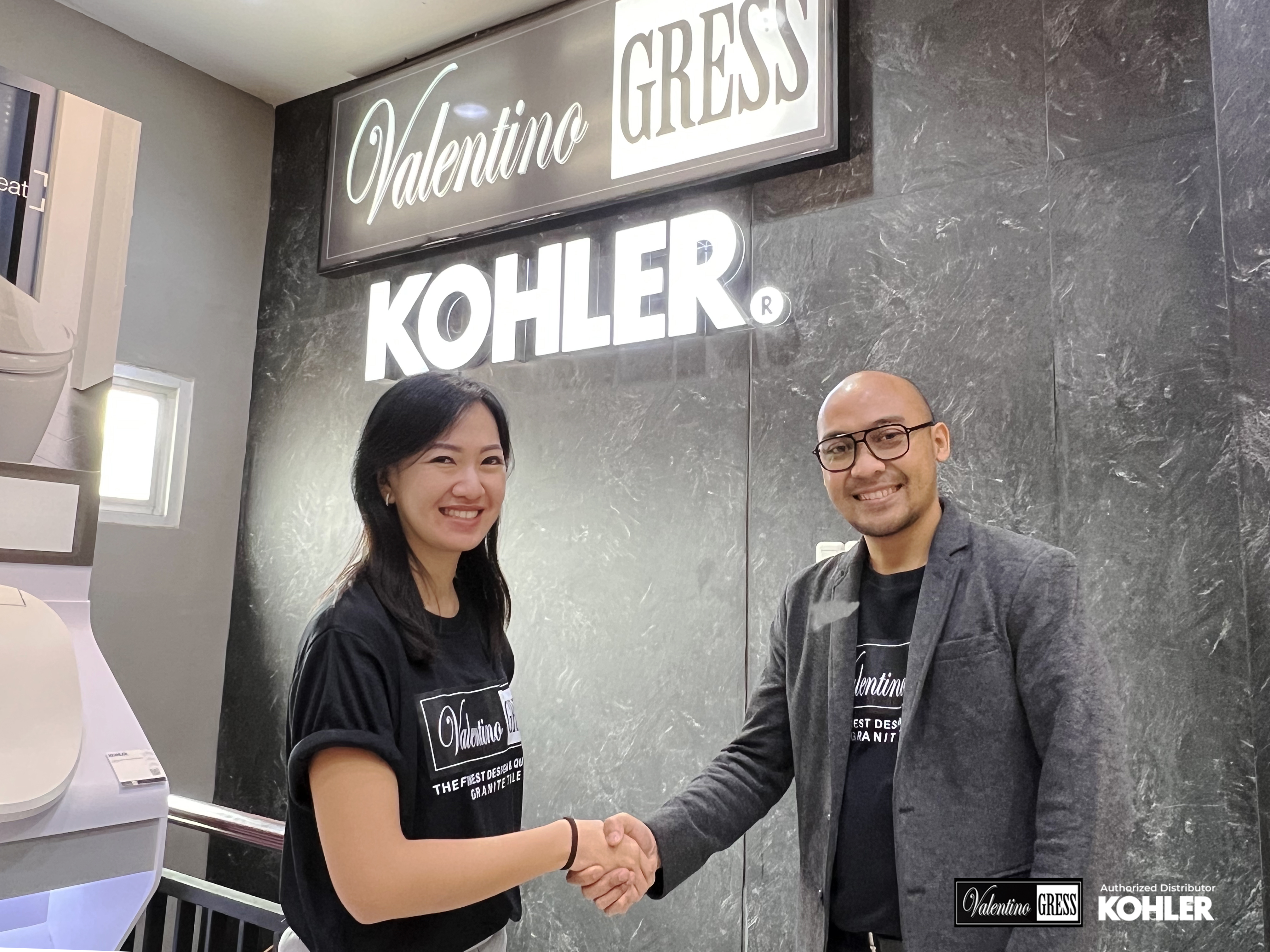 Kerja sama antara Valentino Gress dengan Kohler.