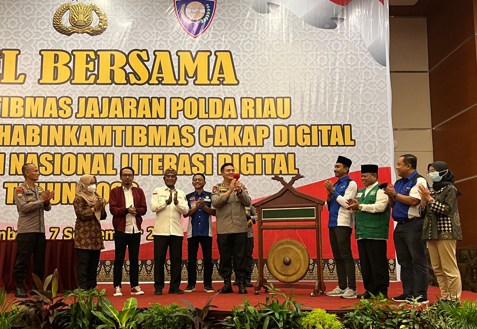 Bhabinkamtibmas Harus Cakap di Era Digital