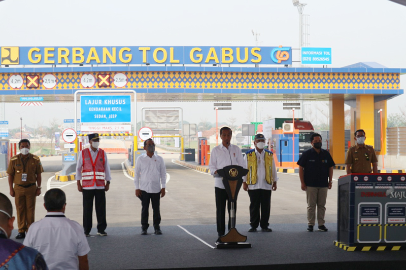 Presiden meresmikan jalan Tol Cibitung-Cilincing di Gerbang Tol Gabus, Bekasi, Jawa Barat.