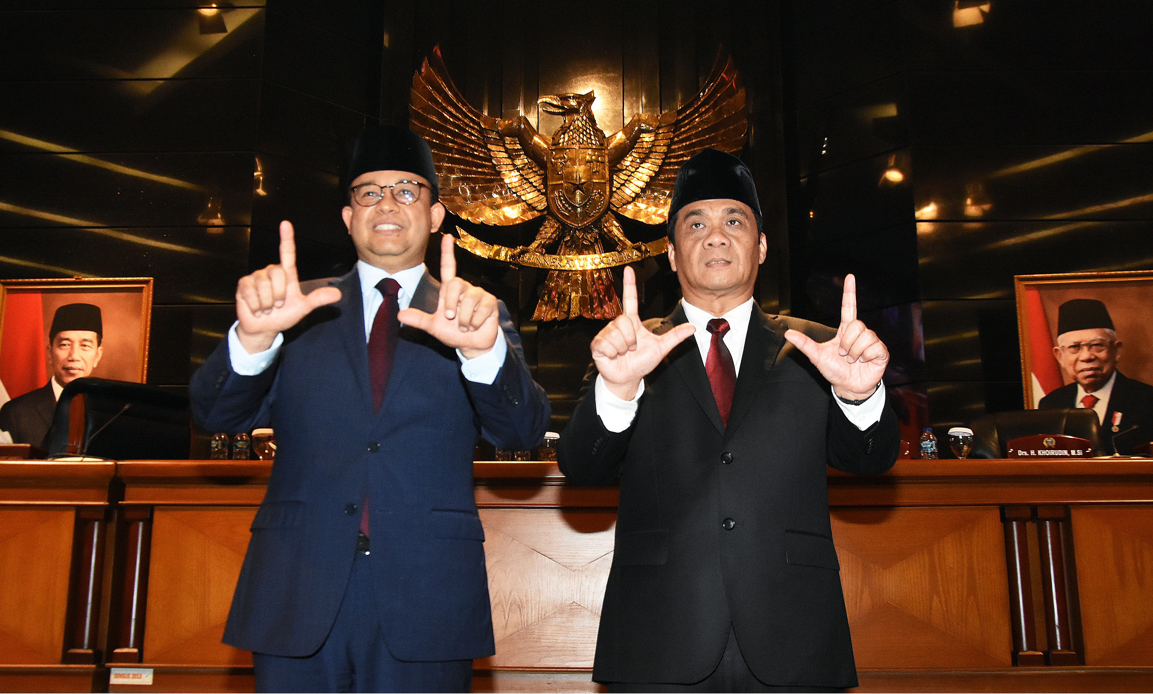  Gubernur DKI Jakarta Anies Baswedan (kiri) dan Wakil Gubernur Ahmad Riza Patria (kanan)