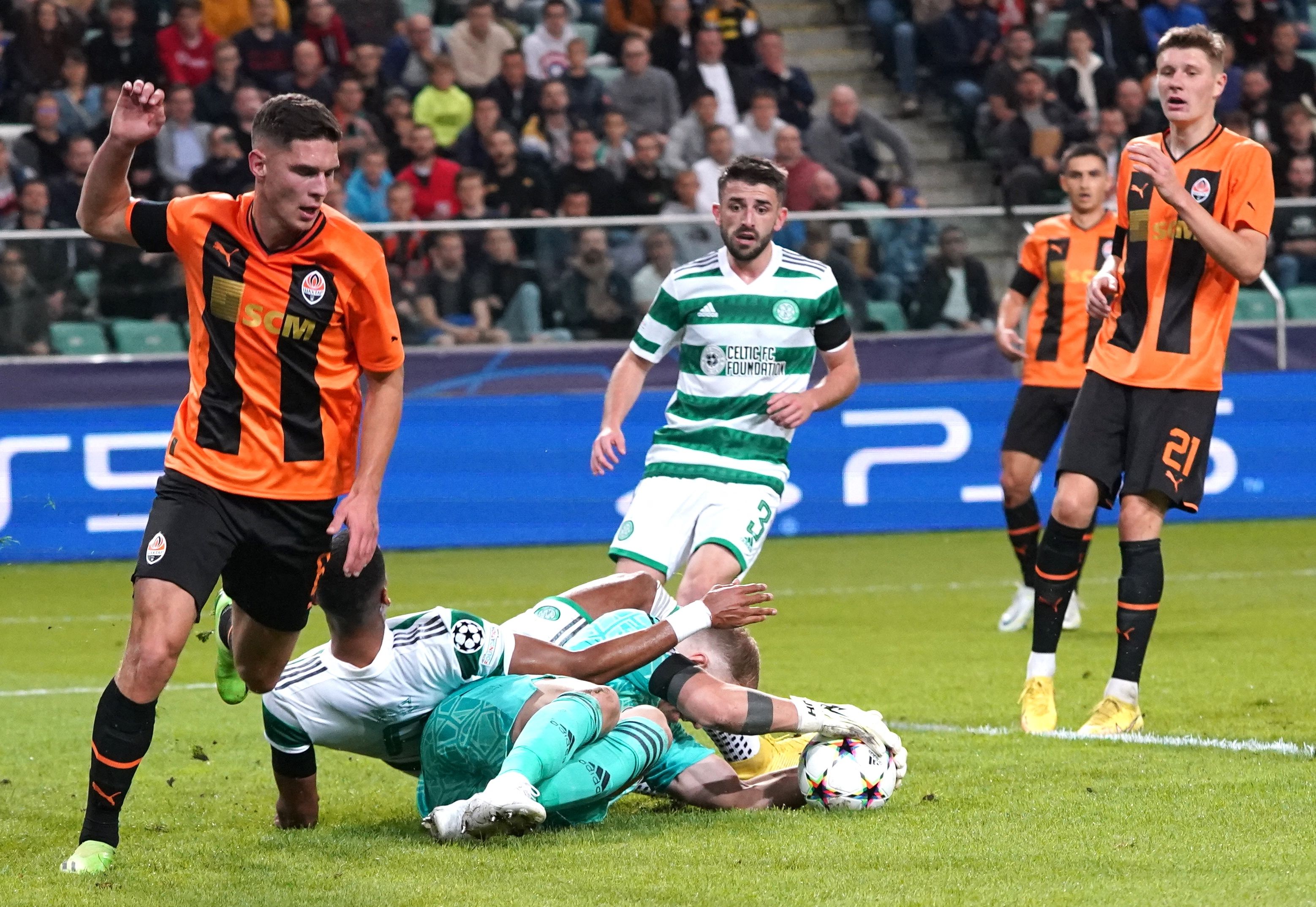 Laga Liga Champions antara Shakhtar Donetsk dan Celtic.
