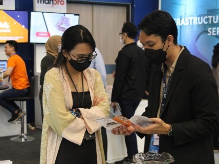 Terdepan sebagai penggerak transformasi digital, Hashmicro hadir di BUMN Startup Day 2022.