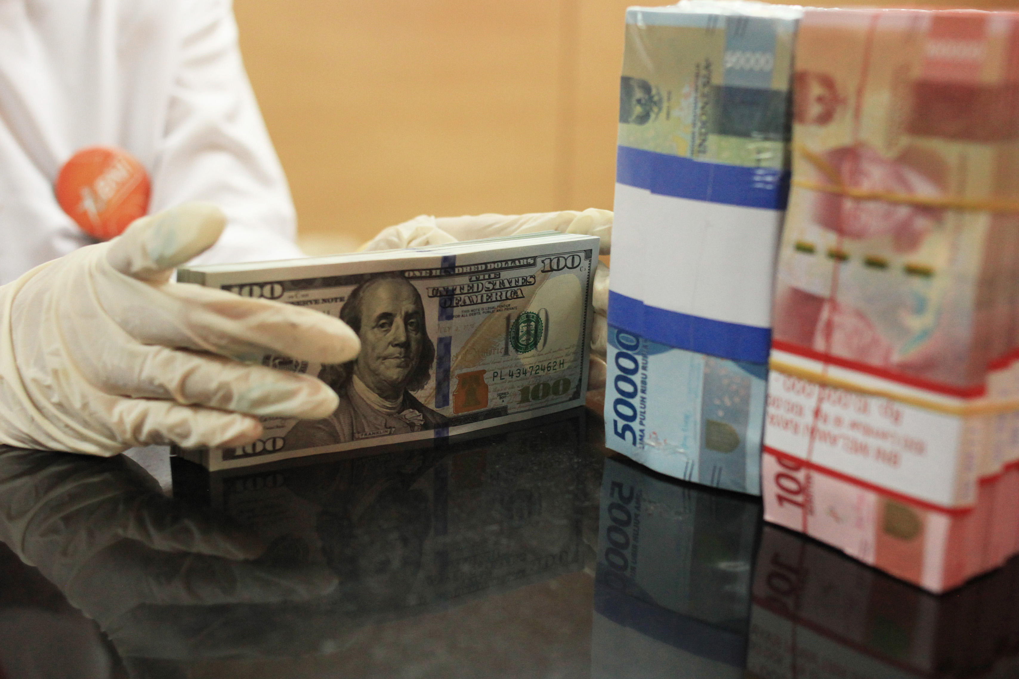 Penguatan Dolar AS Gerus Minat Investor Asing di Indonesia