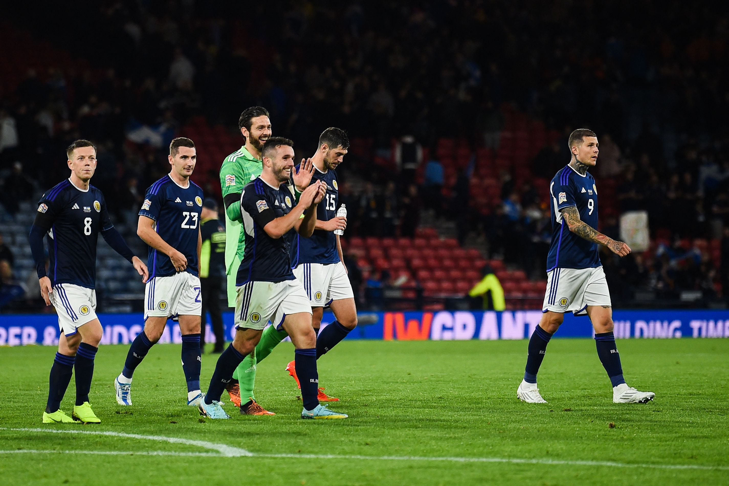 Para pemain timnas Skotlandia melakukan selebrasi usai mengalahkan Ukraina di laga Liga Negara.