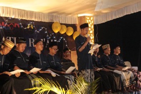 Malam pelantikan Forsada angkatan kedua, SMA Muhammadiyah Ahmad Dahlan Metro, Sabtu (20/8). 