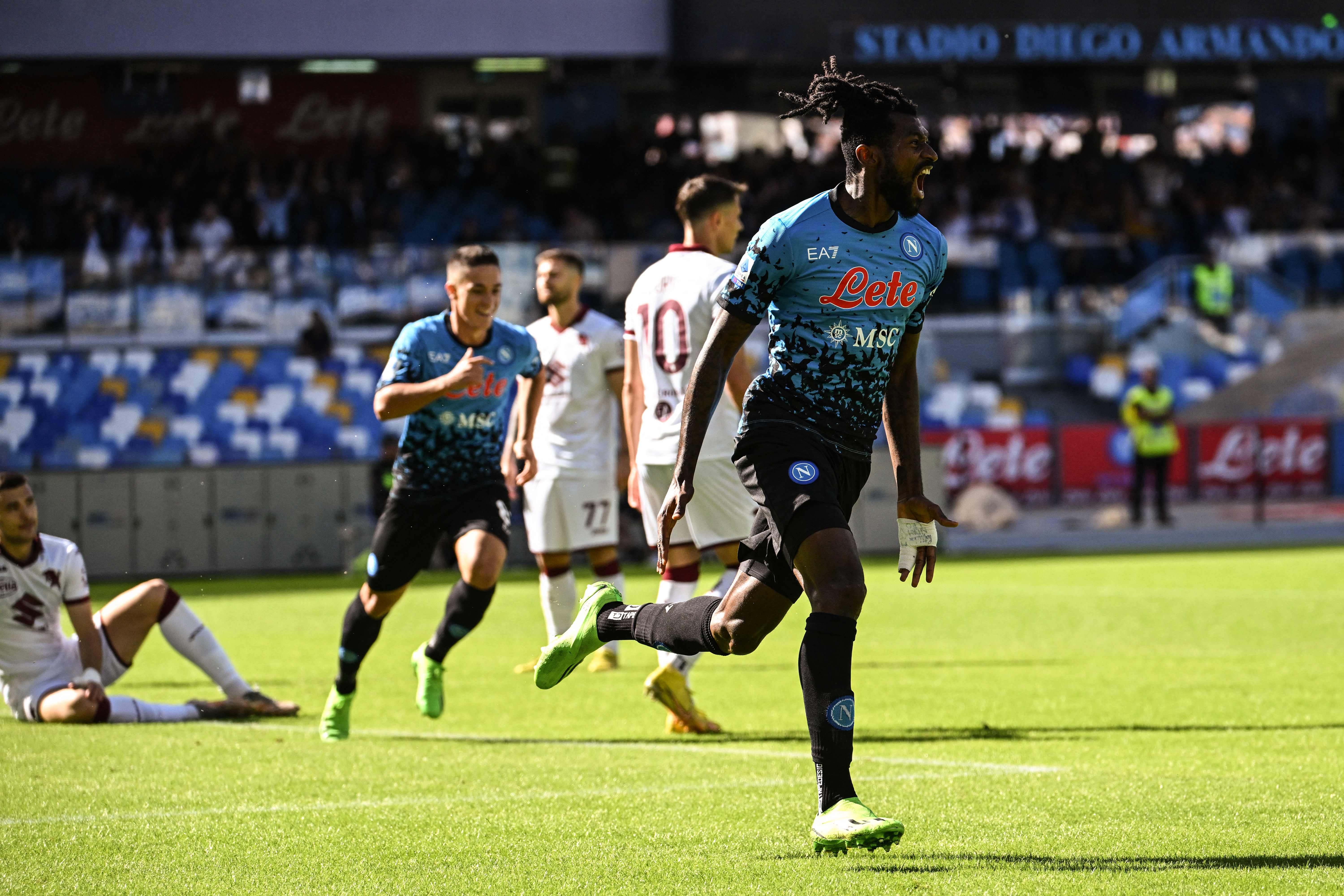 Andre-Frank Zambo Anguissa mencetak dua gol untuk membawa Napoli menang 3-1 atas Torino, Sabtu (1/10). 