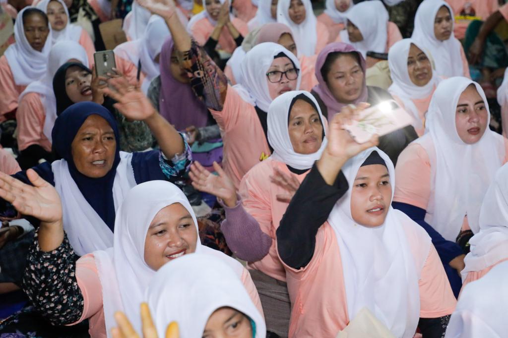 Relawan Mak Ganjar Wilayah Jawa Timur, menggelar doa bersama Untuk Indonesia di Kecamatan Semampir, Kota Surabaya, Sabtu malam (22/10)