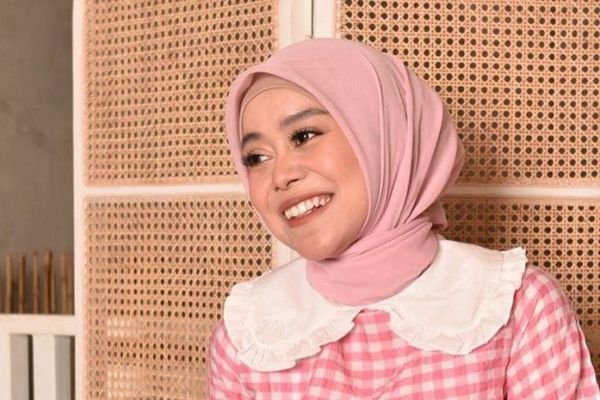  Penyanyi dangdut Lesti Kejora 