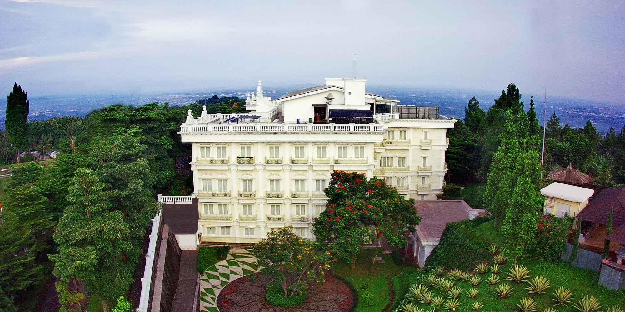 Sapa Raja mengajak teman media dan agen untuk berkumpul silaturahmi dan saling berkenalan dengan keluarga besar Sapa Raja Hotels.