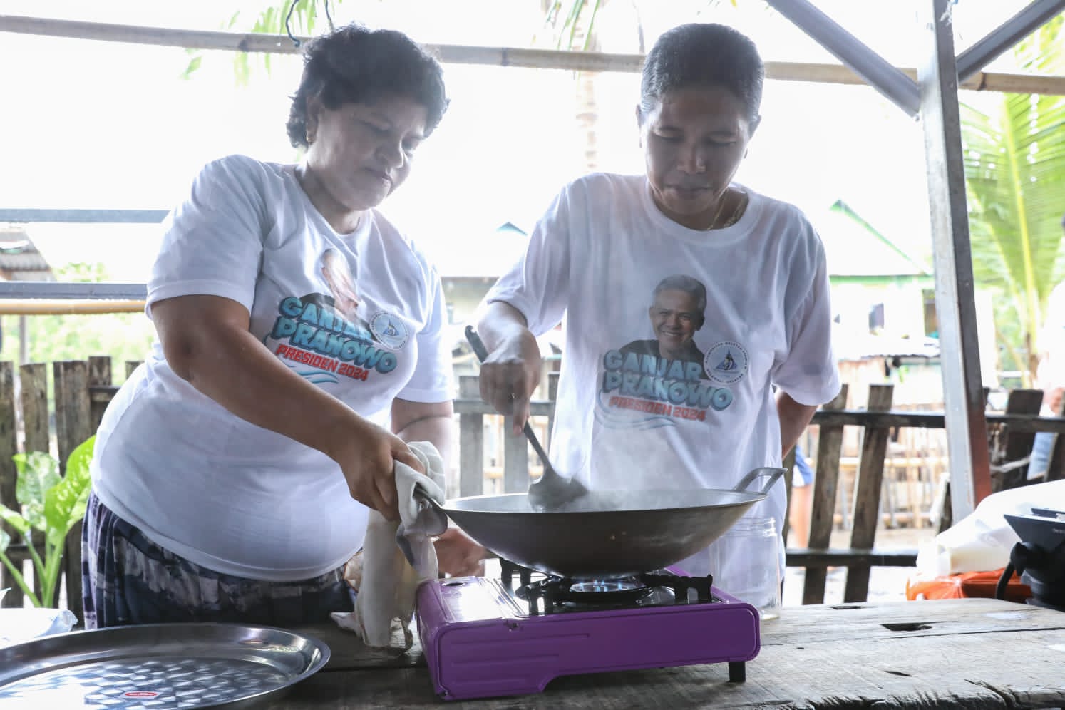 Pelatihan pengolahan dan pengepakan Hasil Tangkap Nelayan, diikuti 100 nelayan dari berbagai desa pesisir Maros, Sulawesi Selatan, Minggu (1