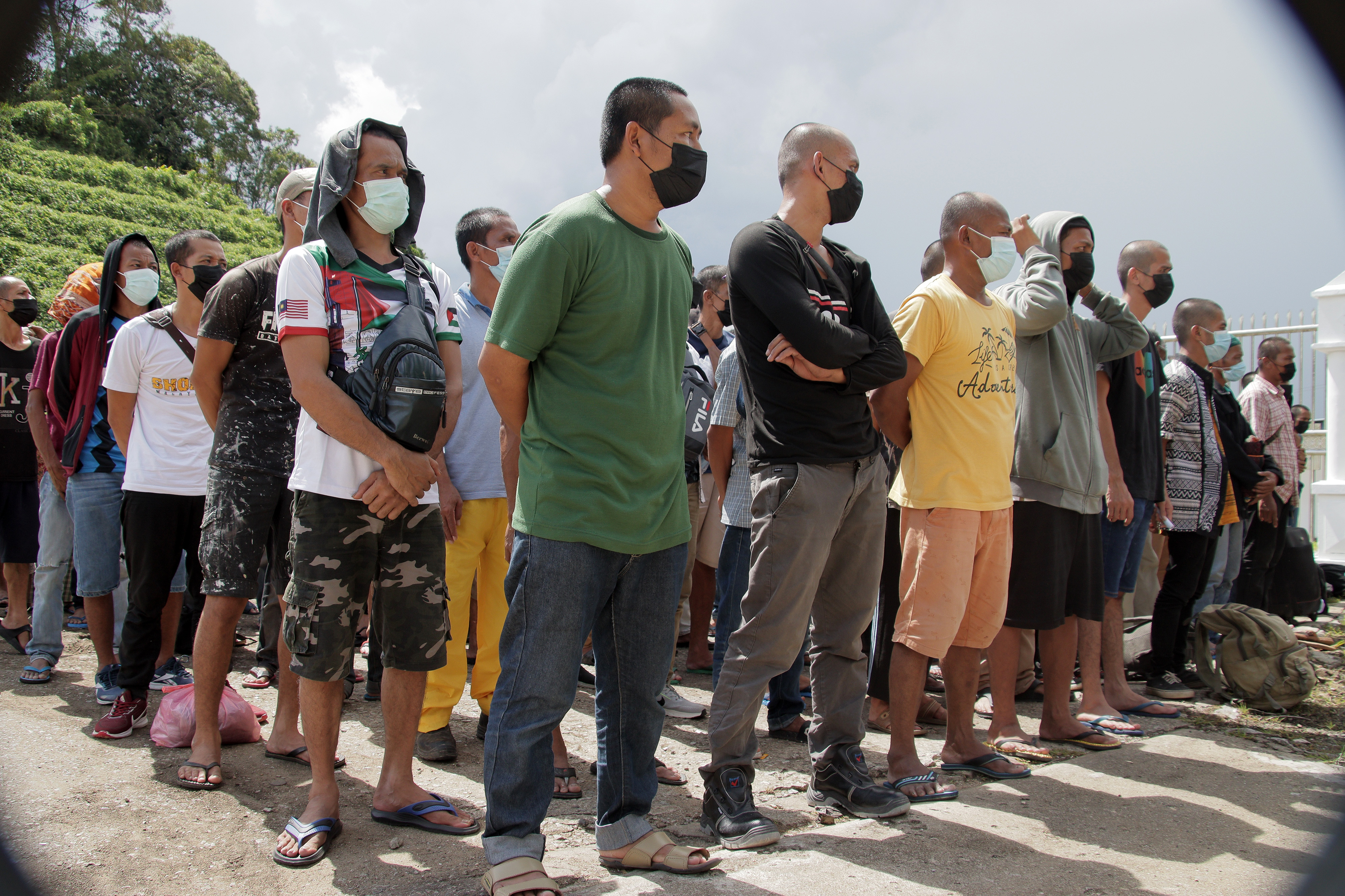 Potret pekerja migran Indonesia yang bermasalah di wilayah perbatasan.