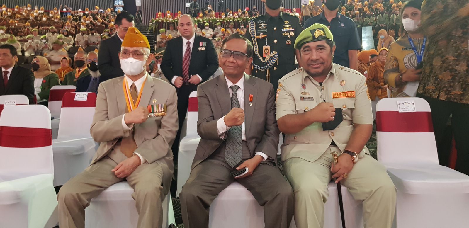 Ketua PPM Berto Izaak Doko (kanan)