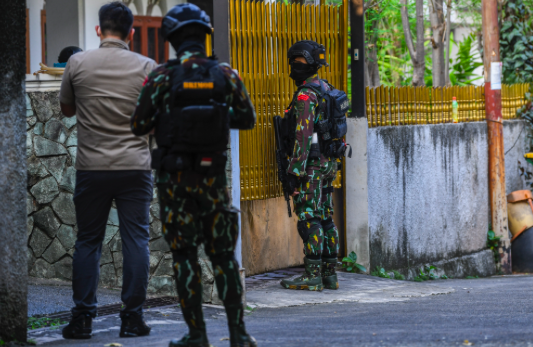 Timsus Polri Geledah Rumah Pribadi Irjen Pol Ferdy Sambo.