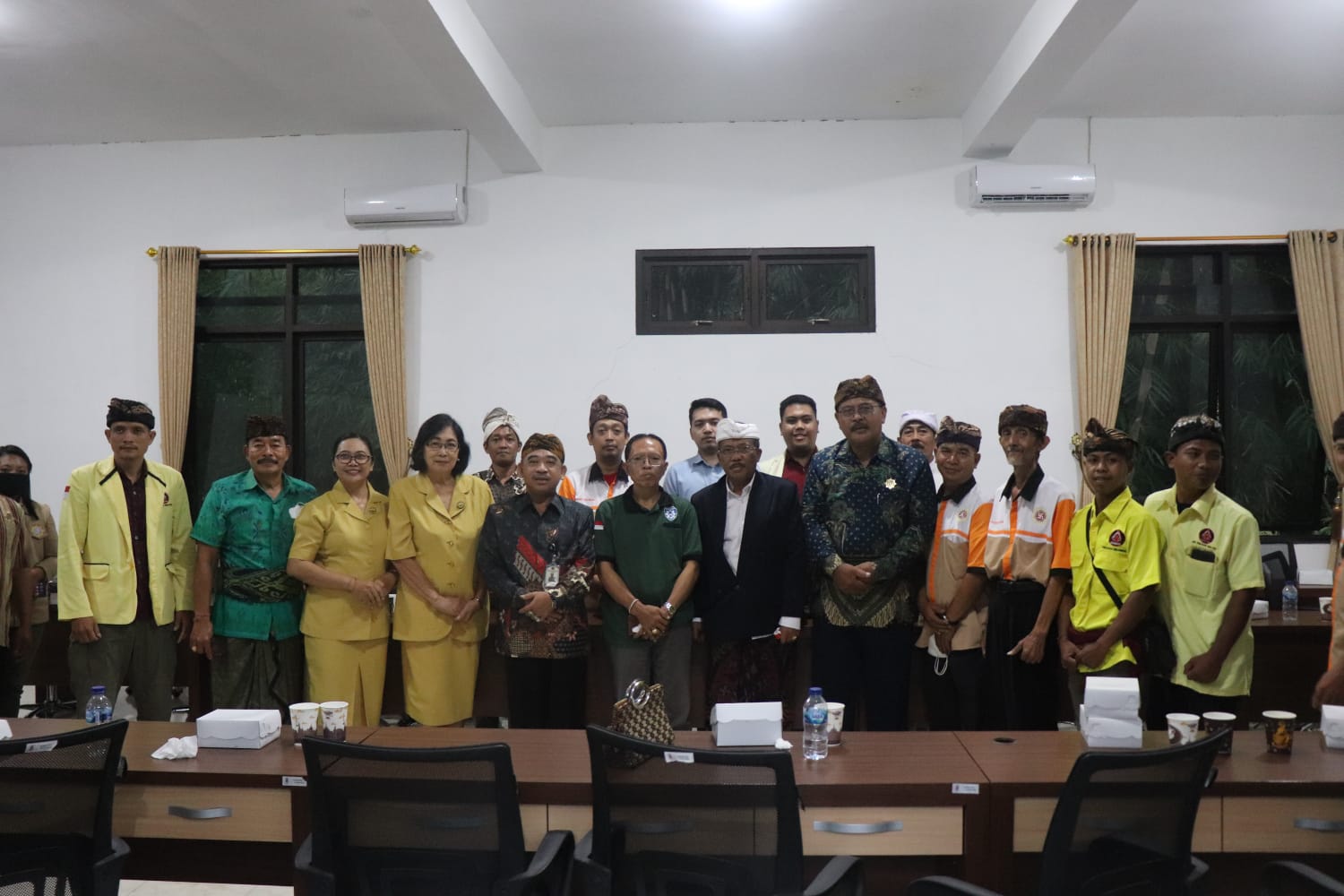 Dirjen Bmas Hindu Kemenag I Nengah Duija di acara simakrama Ditjen Bimas Hindu dengan pimpinan keagamaan hindu di Jatim