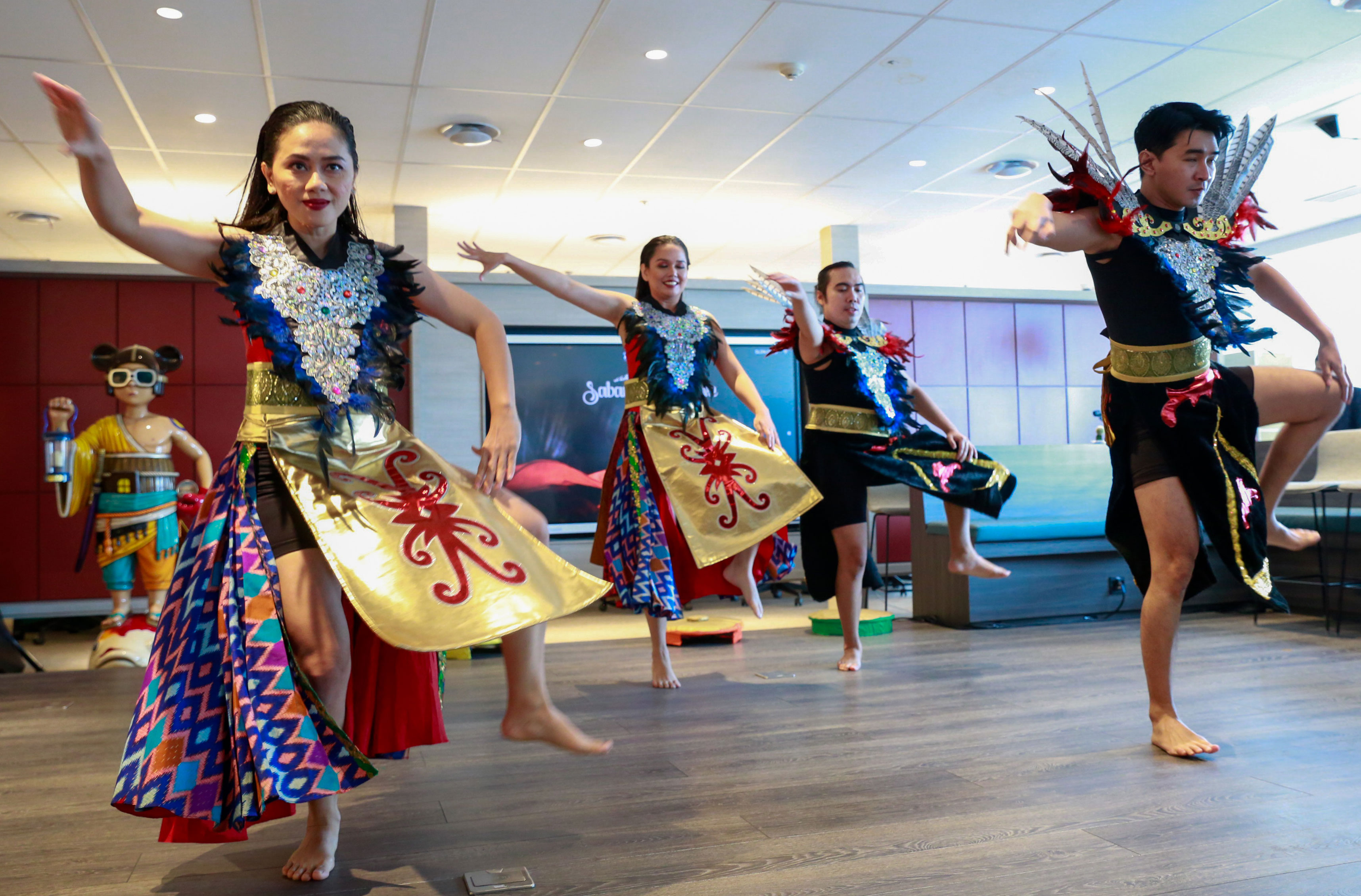 Pergelaran Sabang Merauke mengusung konsep live performance, menyajikan 22 lagu yang berisikan 21 lagu daerah dan satu lagu nasional.