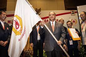  Ketua Umum KONI Pusat Letjen TNI (Purn) Marciano Norman (tengah).