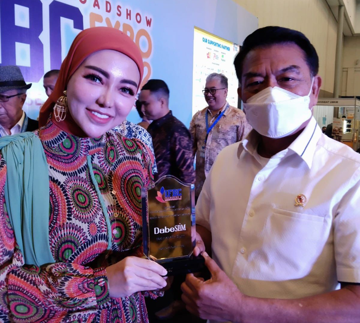 Bella Shofie dan Kepala KSP Moeldoko