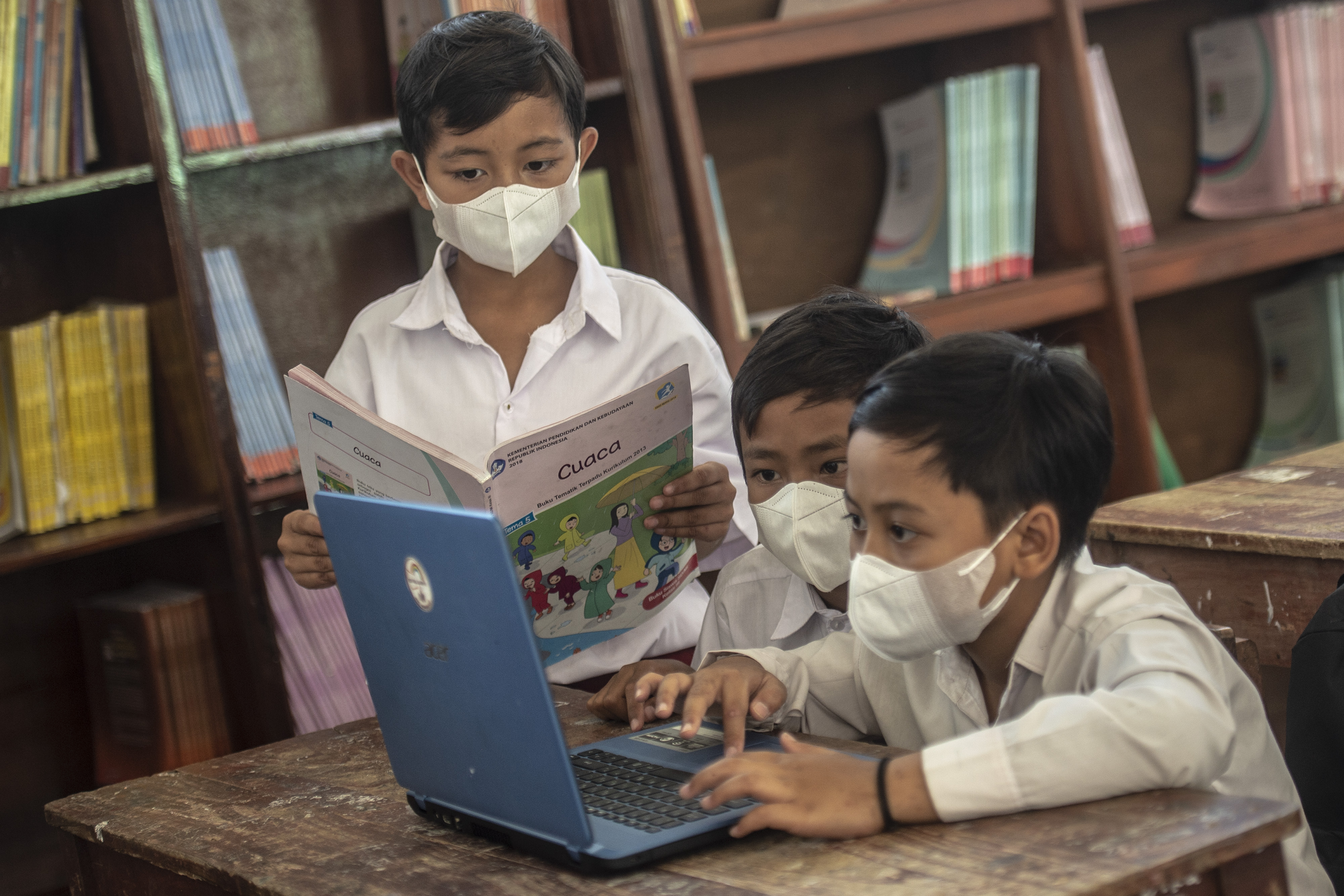 DIGITALISASI: Kemendikbud Ristek perlu memberikan edukasi terkait pemanfaatan TIK dalam rangka digitalisasi pendidikan era Merdeka Belajar.