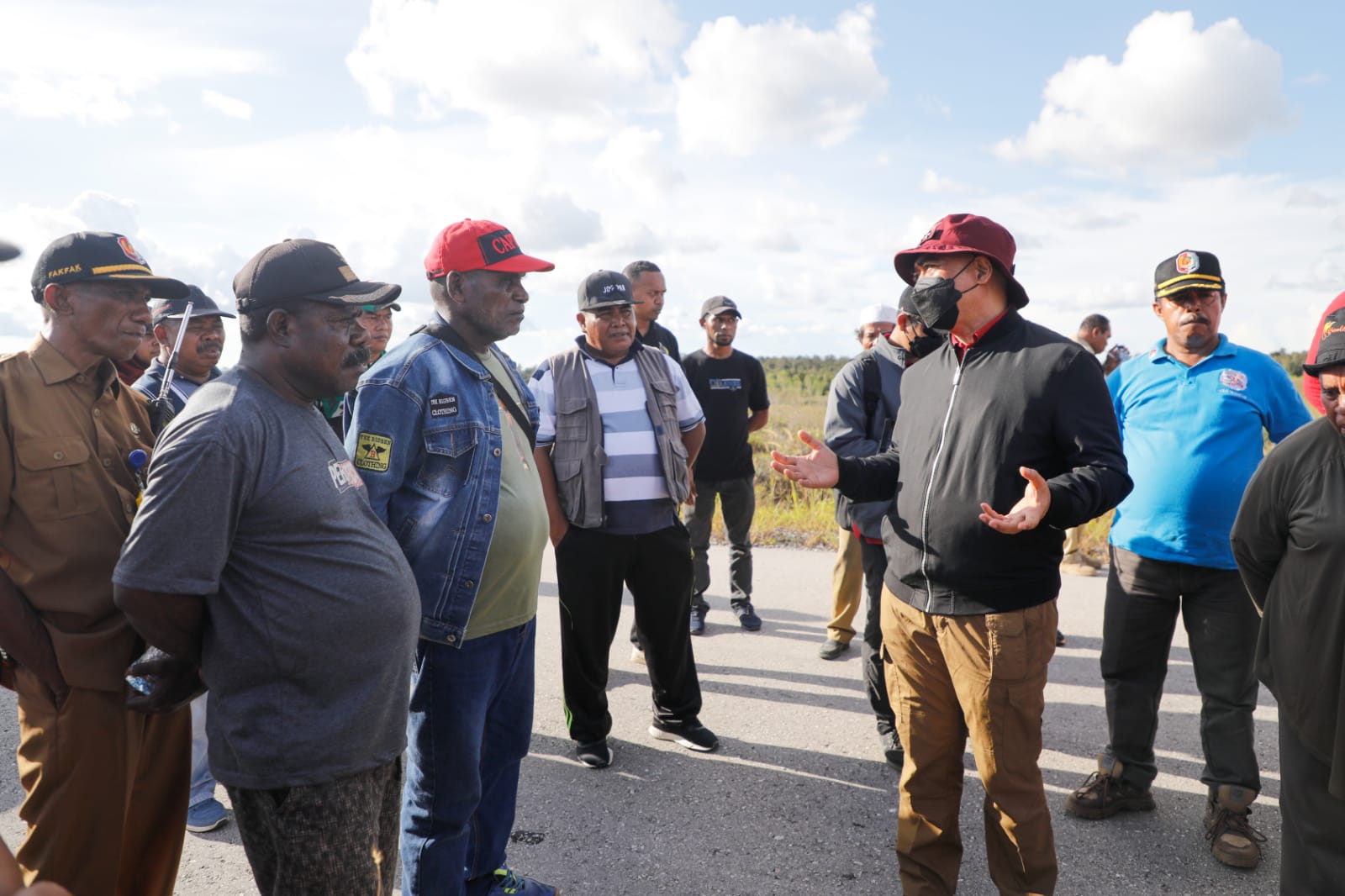 Deputi IV Bidang Intelijen Ekonomi BIN, Made Kartikajaya, meninjau langsung progres pembukaan lahan oleh PMI tersebut, Selasa (18/10/2022).