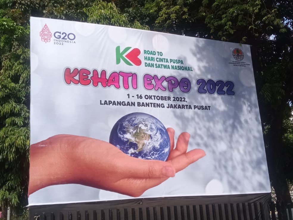 UMKM binaan United Tractors yaitu De Batavia dan Recycle Academy mengikuti pameran Kehati Expo 2022 yang diselenggarakan KLHK.