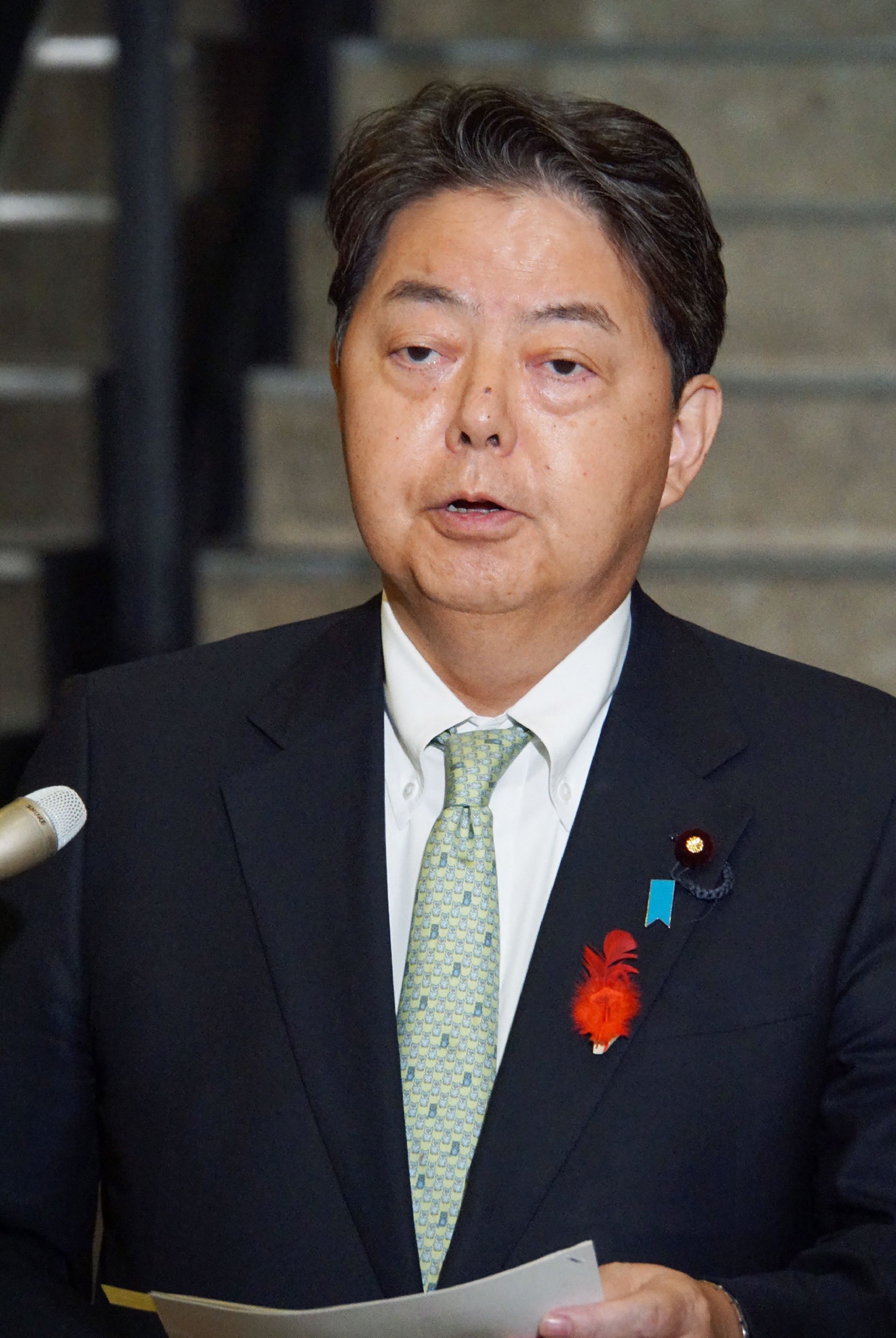 Menlu Jepang Yoshimasa Hayashi berbicara di Tokyo, Selasa (4/10), menanggapi pengusiran diplomatnya di Rusia atas tuduhan spionase. 