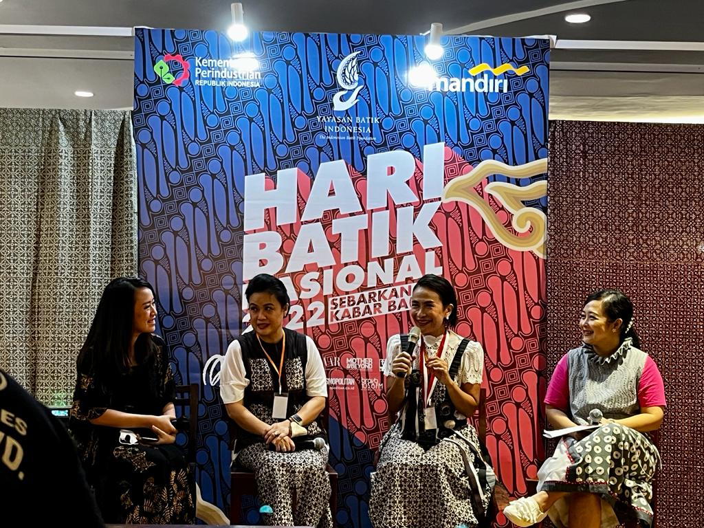 Yayasan Batik Indonesia (YBI) menggelar konferensi pers Hari Batik Nasional 2022 di Jakarta, Minggu (2/10).