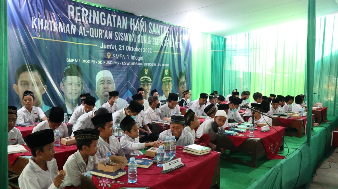 Momen Khataman Alquran para santri di Bantul memperingati Hari Santri Nasional