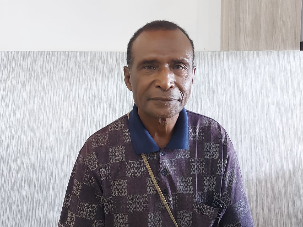 Septinus Yarisetouw, Tokoh Masyarakat Wambena Depapre Papua.