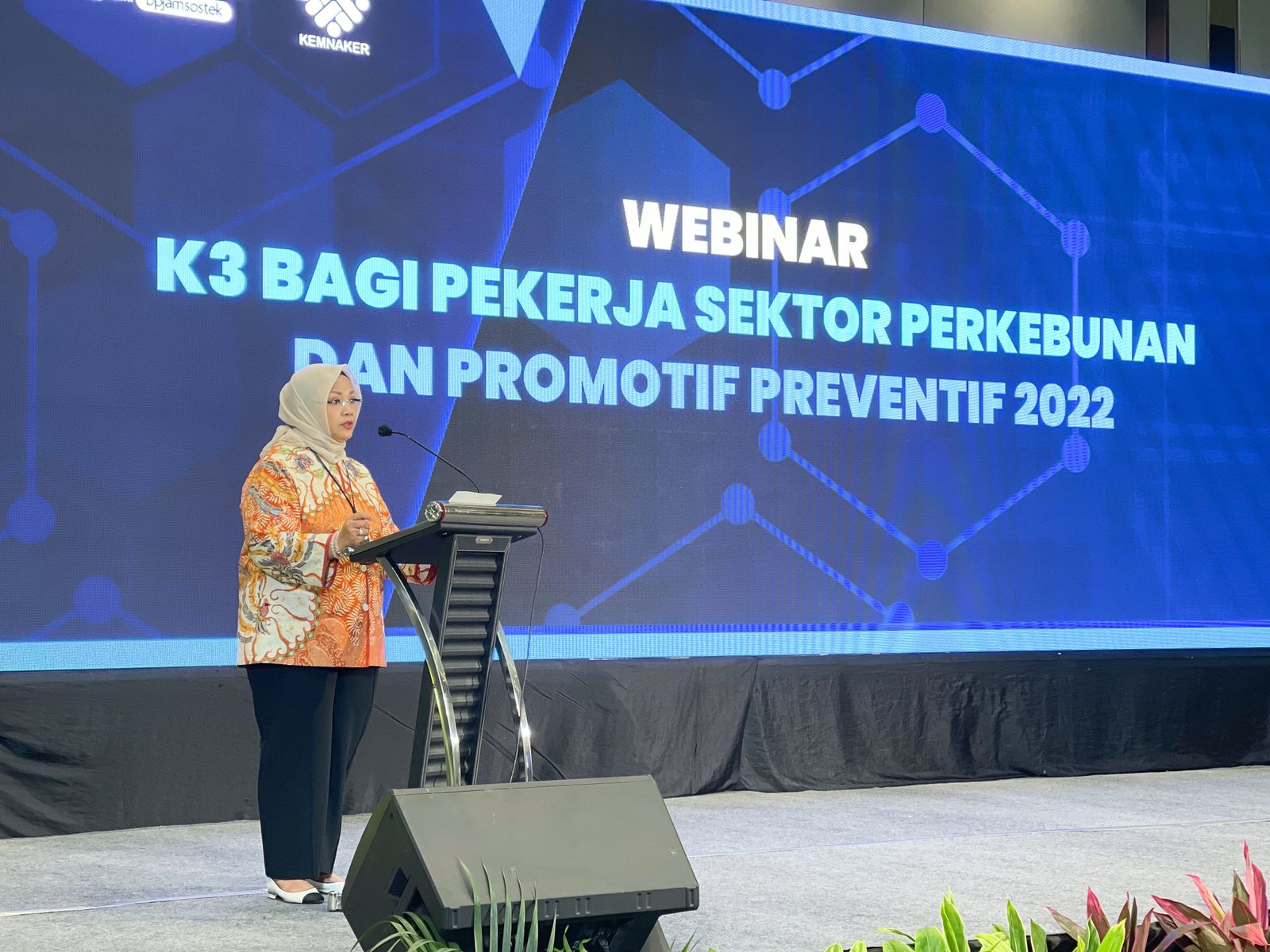 Sosialisasi K3 terhadap pekerja sektor perkebunan dan juga penanda puncak kegiatan promotif preventif tahun 2022