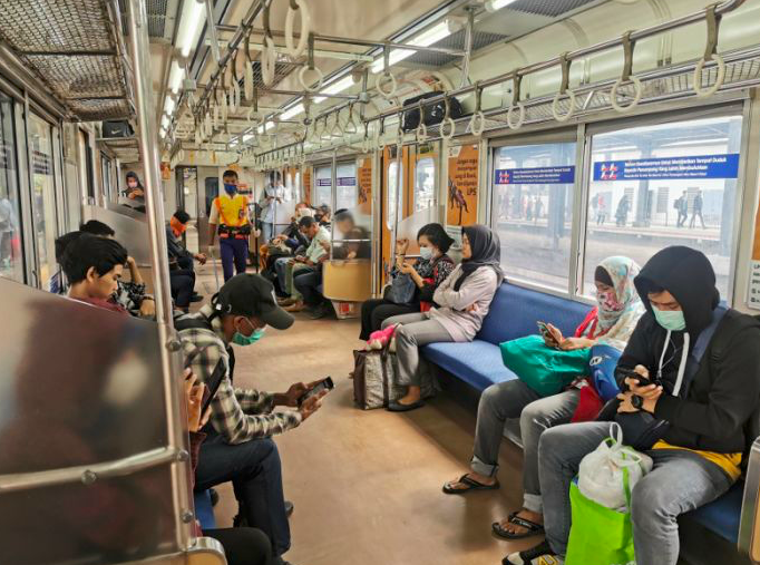 Penumpang KRL Naik 10%