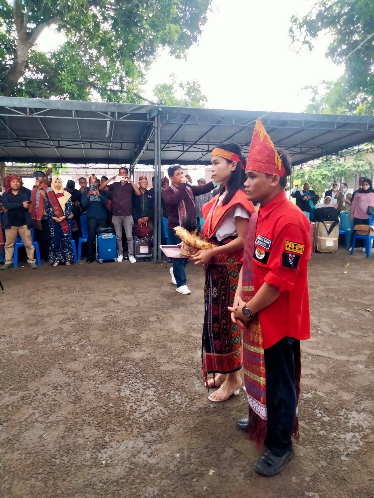 Duta-duta Masyarakat Adat Batak saat melakukan Registrasi di Puspenka Hawai Sentani. Kabupaten Jayapura, Papua.